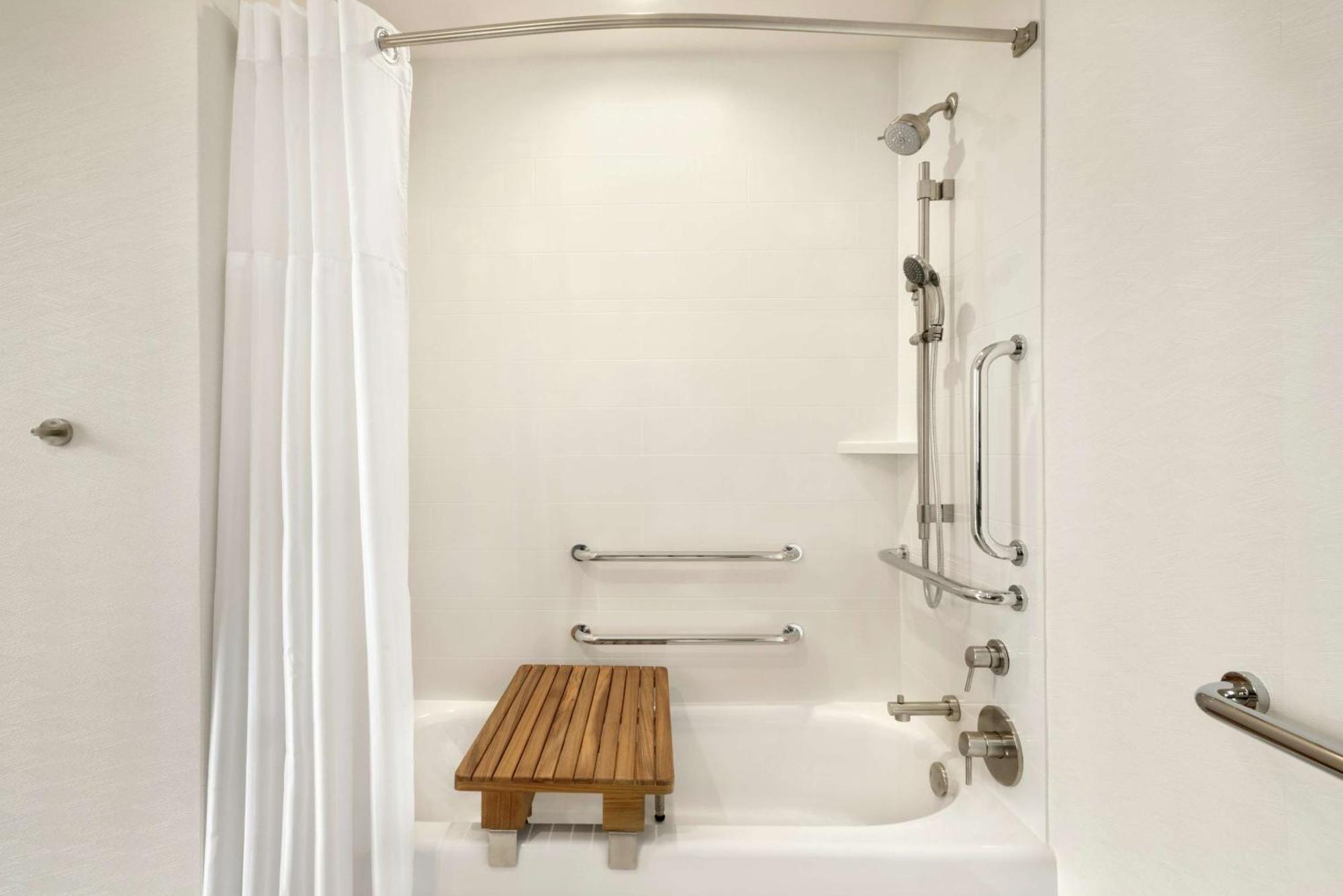 Corner King Room Tub Mobility Hearing Access