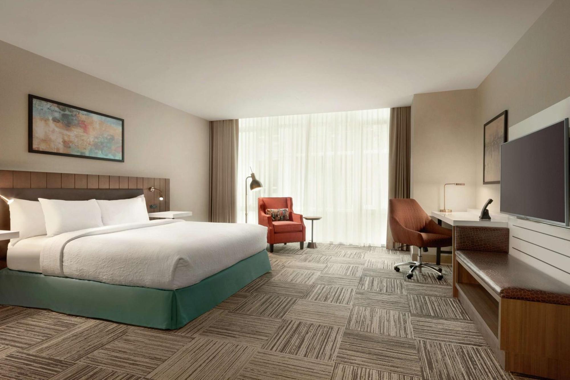 King Room Tub Mobility Hearing Access
