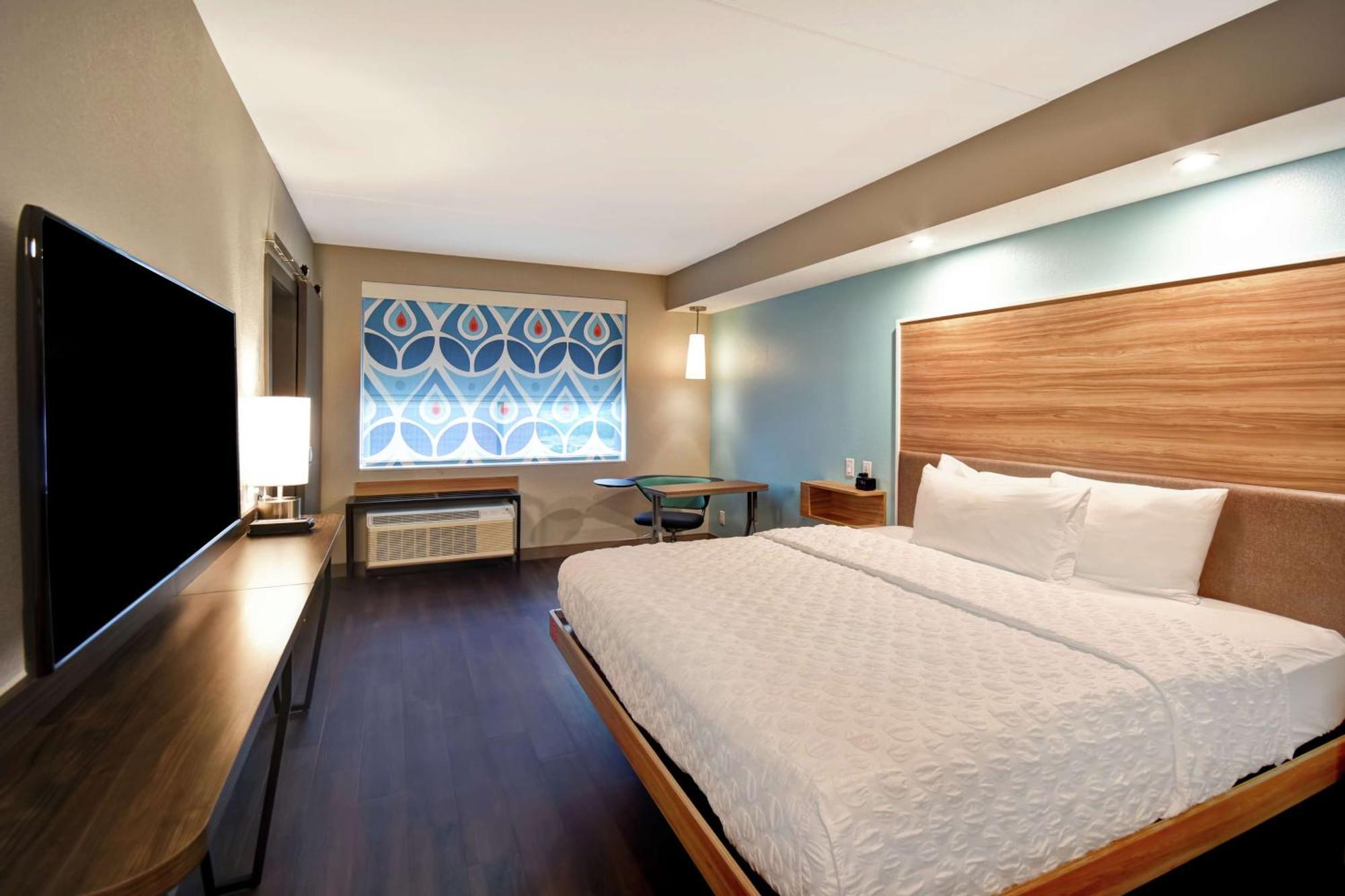 King Suite Hearing Accessible