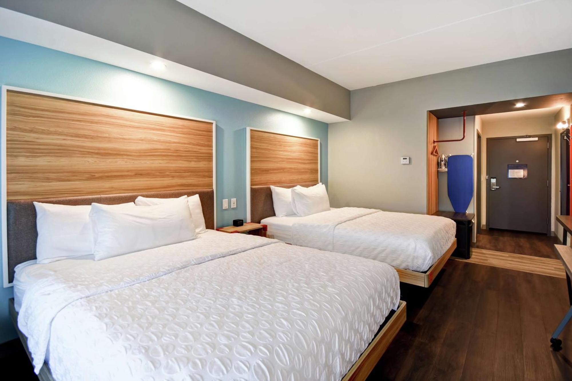 Queen Room Two Queen Beds