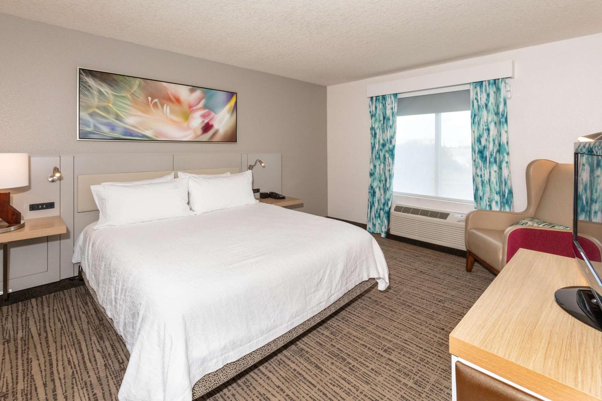 One-Bedroom Deluxe King Suite Spa Bath