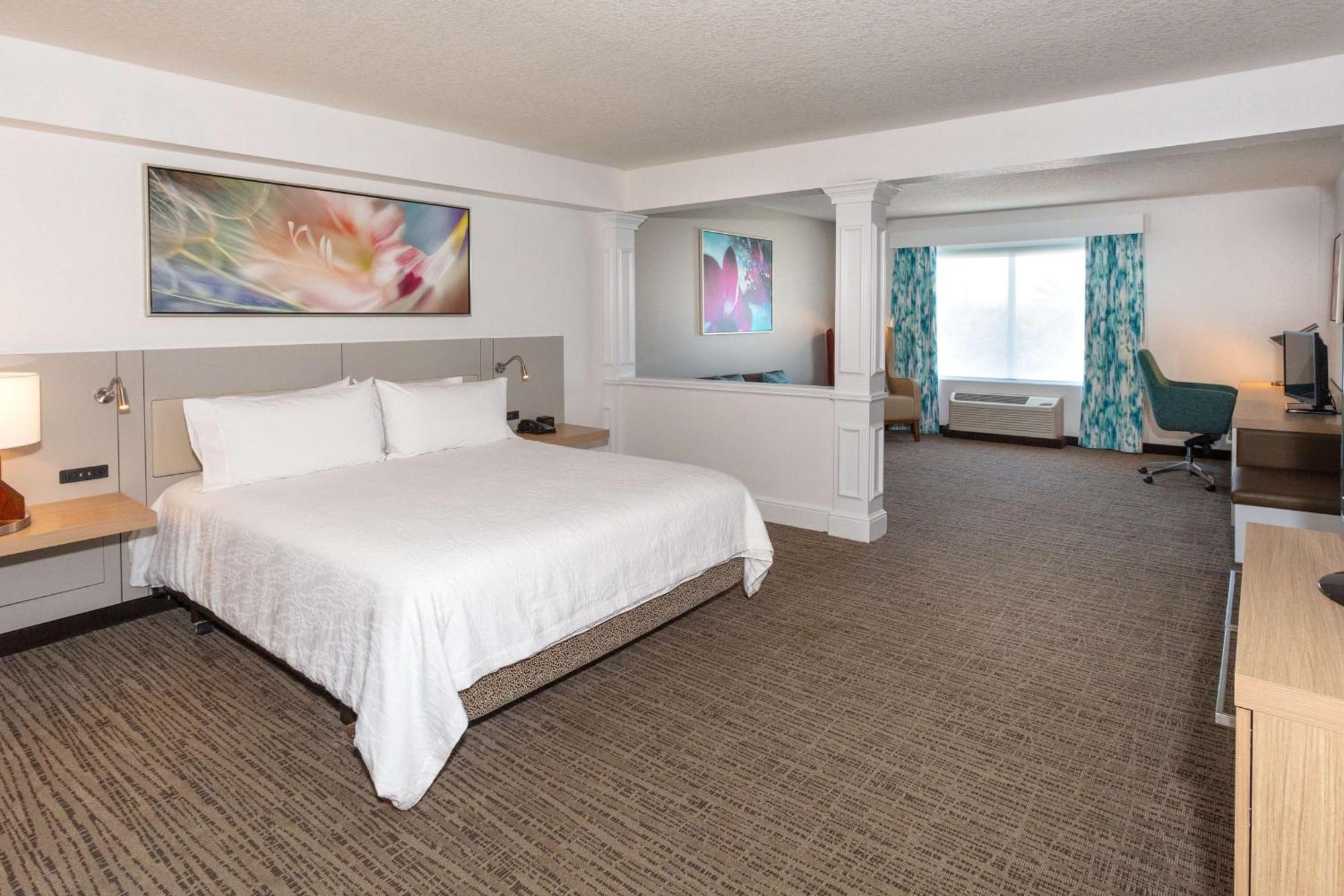 Junior King Suite Seating Area
