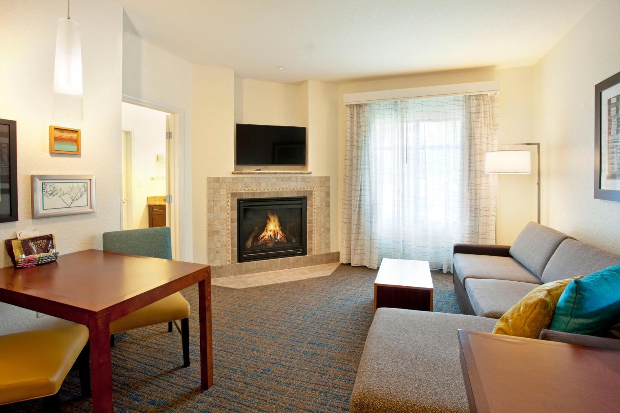 One-Bedroom King Suite Fireplace