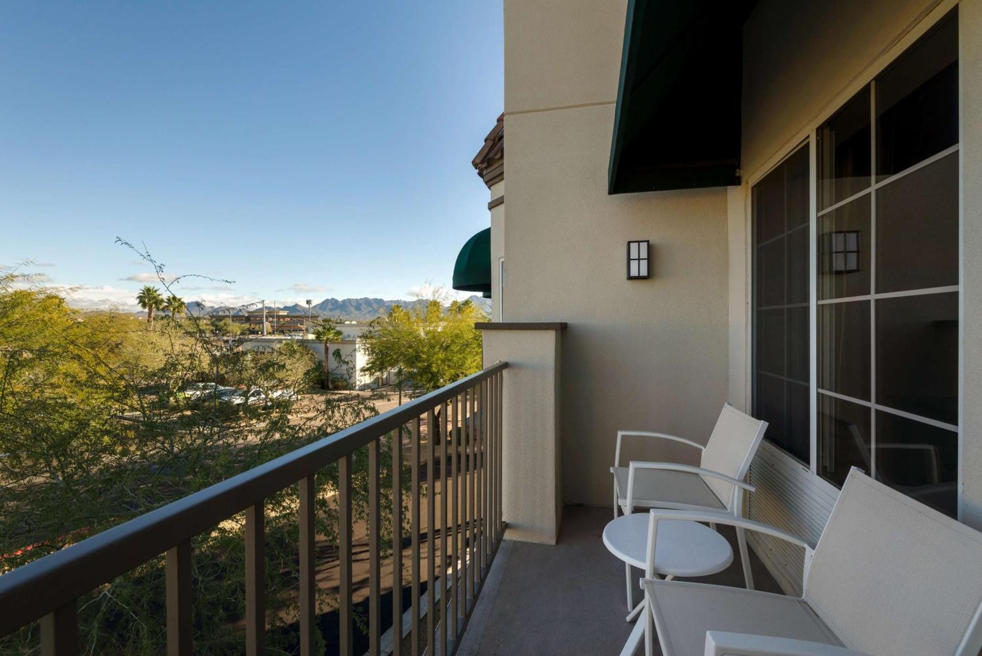 Non-Smoking Queen Balcony Room
