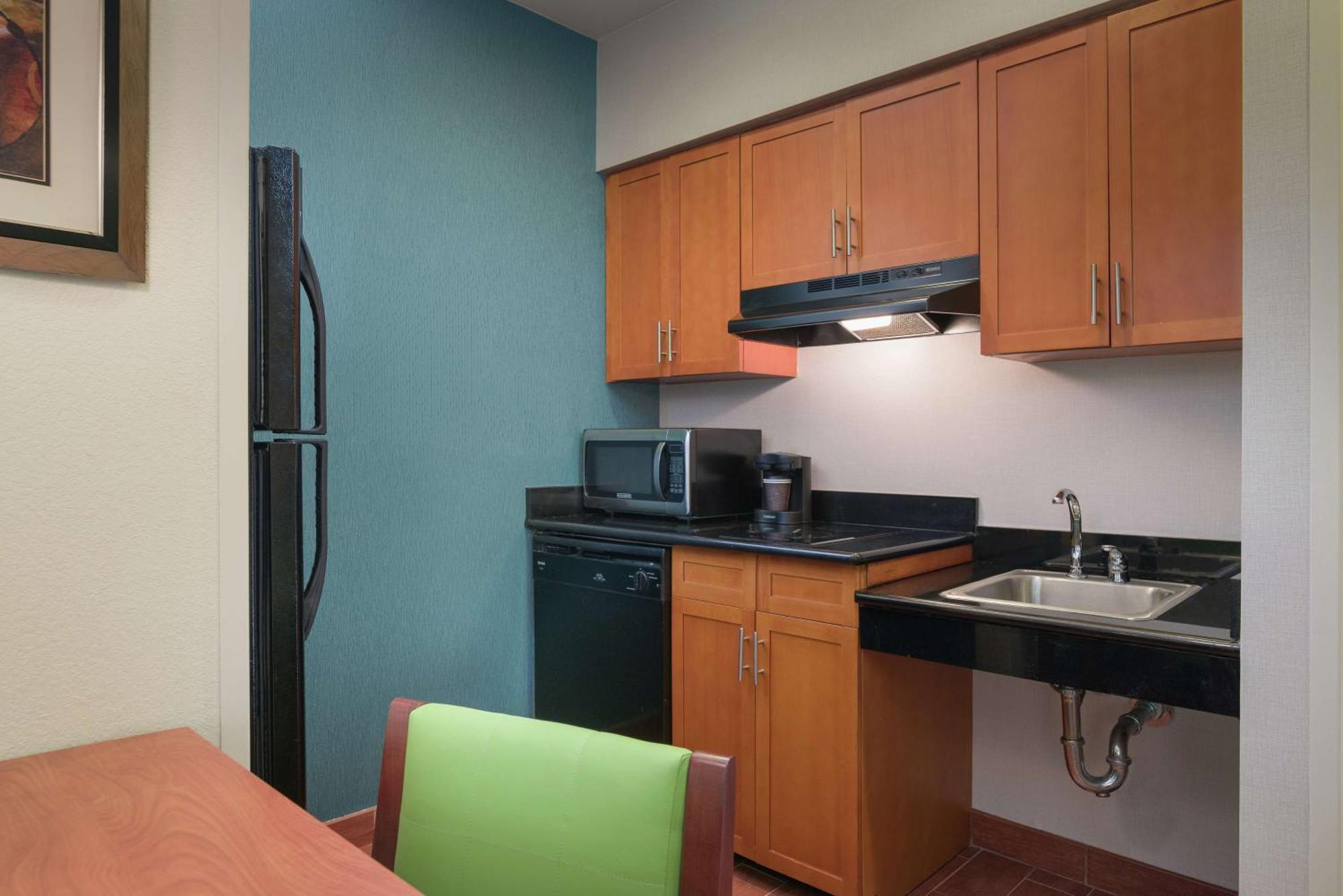 Queen Suite Two Queen Beds Mobility Access or Non-Smoking