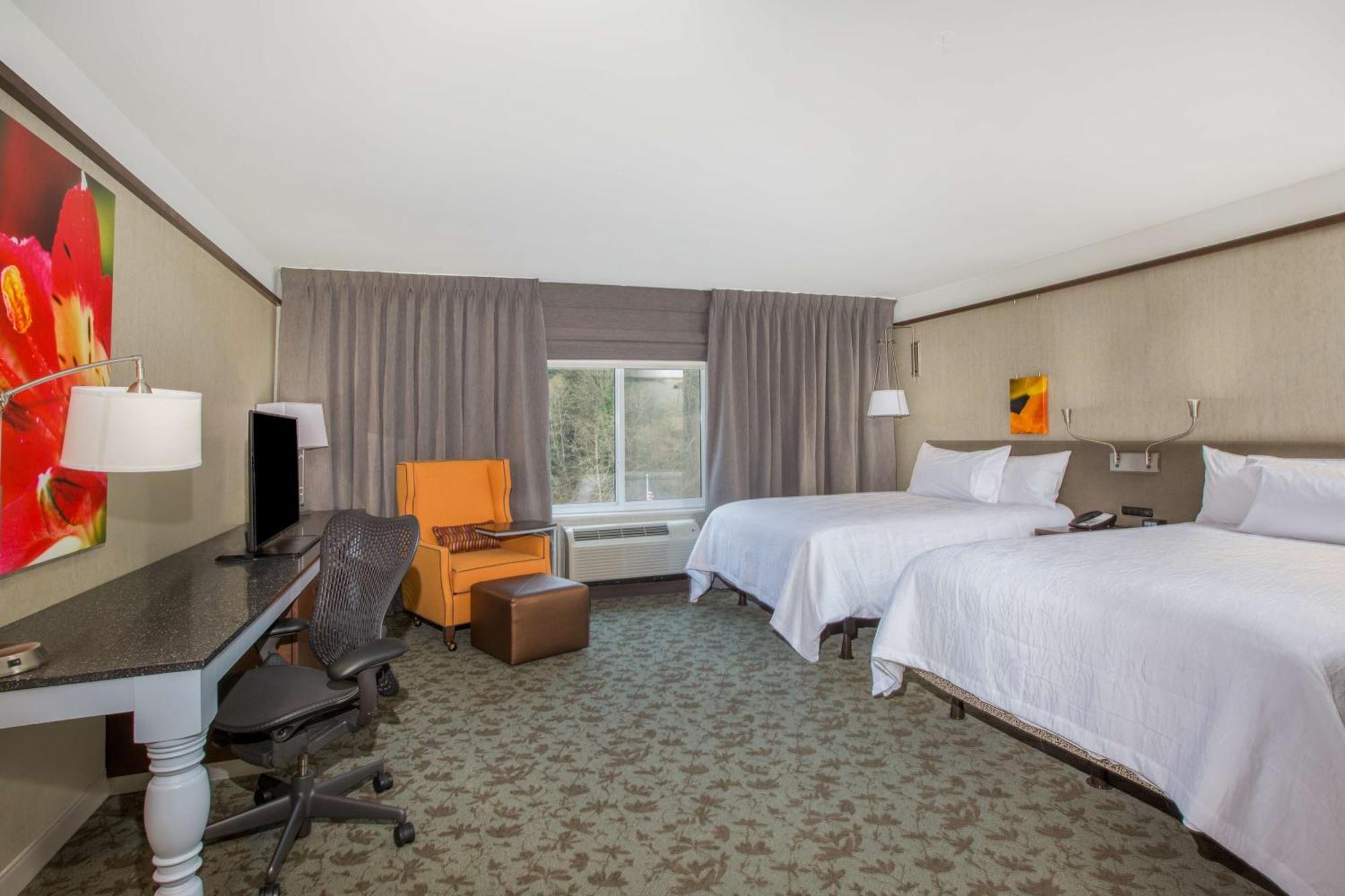 Queen Room Two Queen Beds Hearing Access