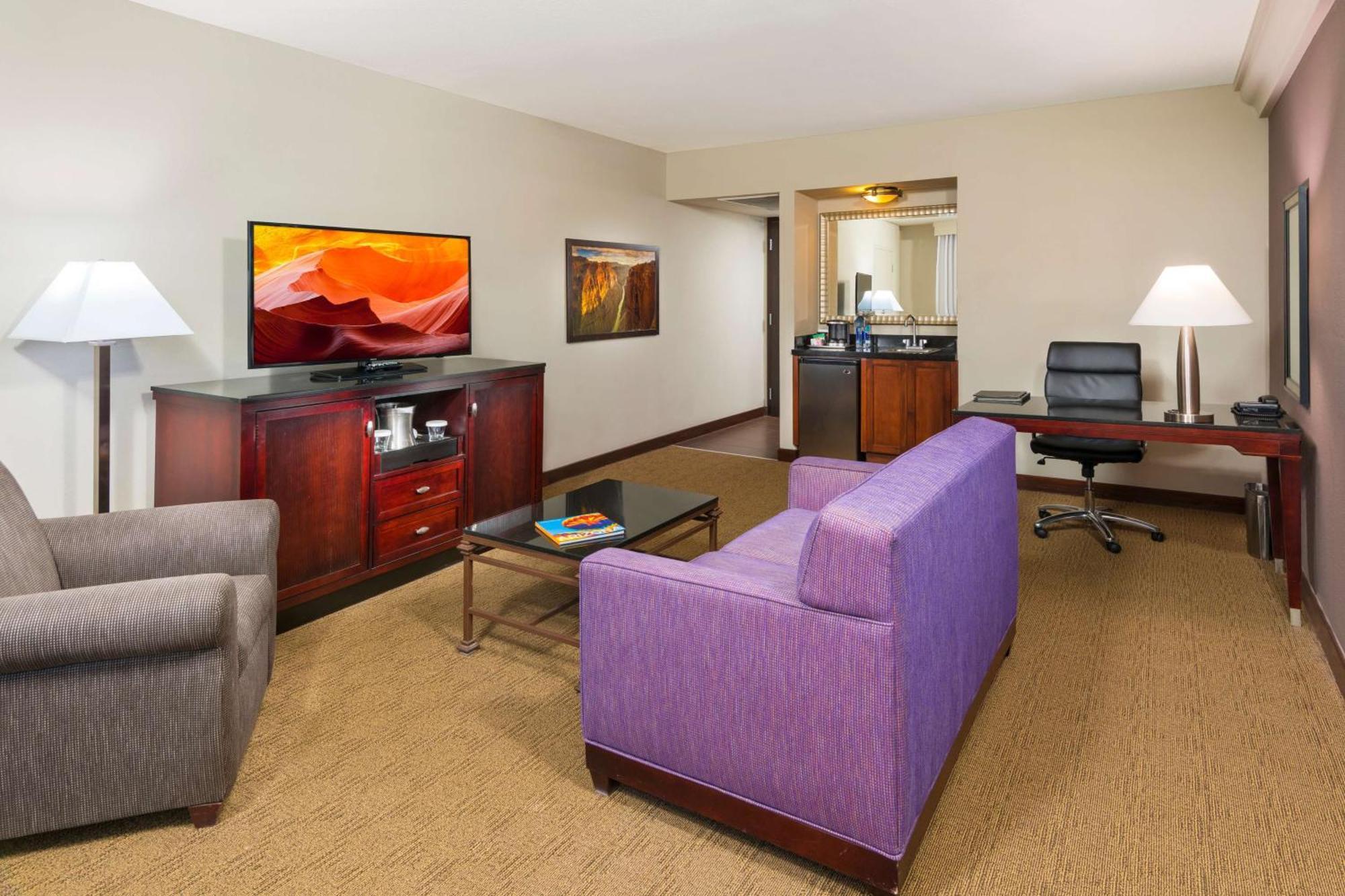 King Junior Suite Non-Smoking