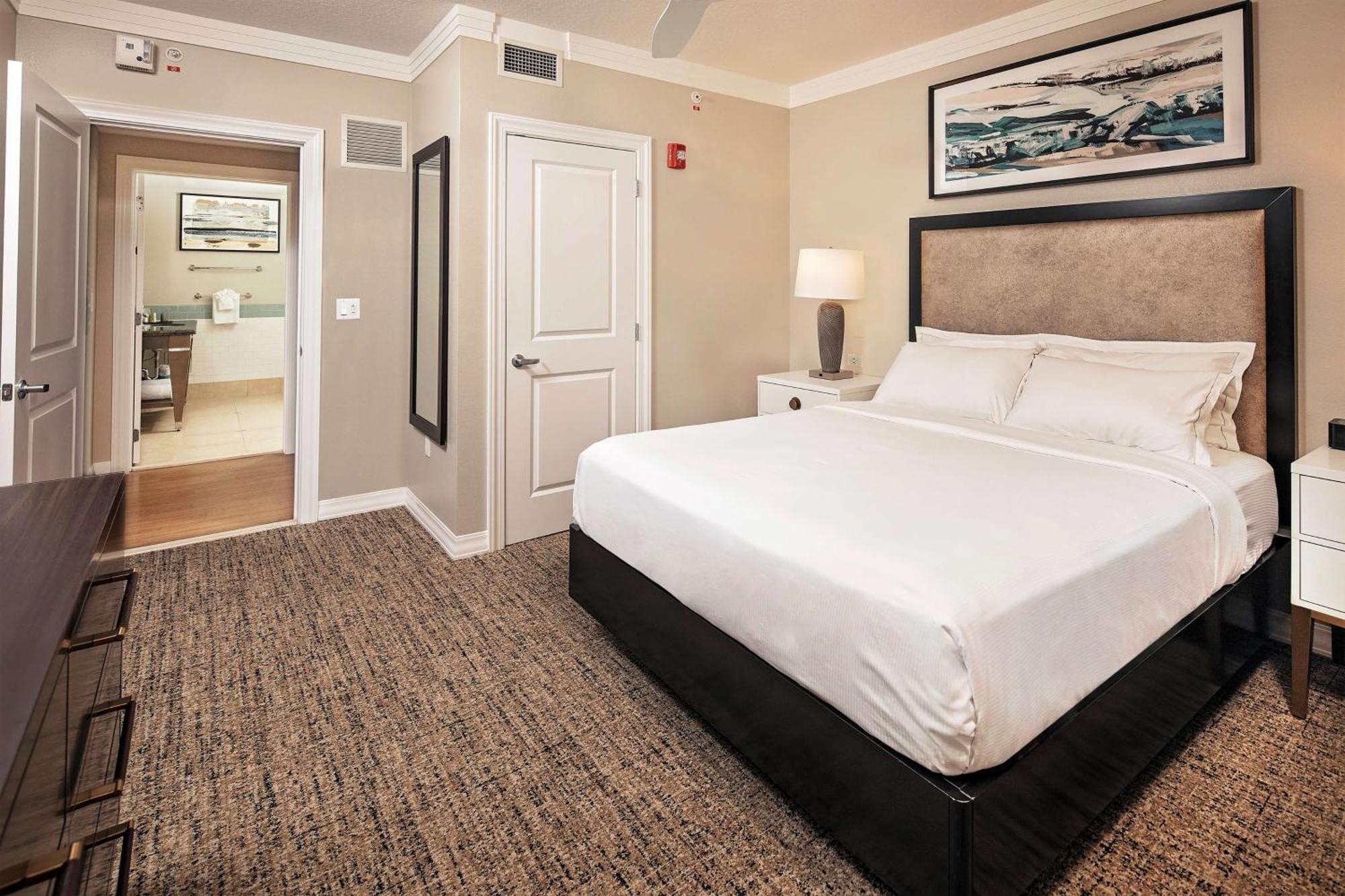 2 BEDROOM 1 KING 1 QUEEN SUITE SOFABED