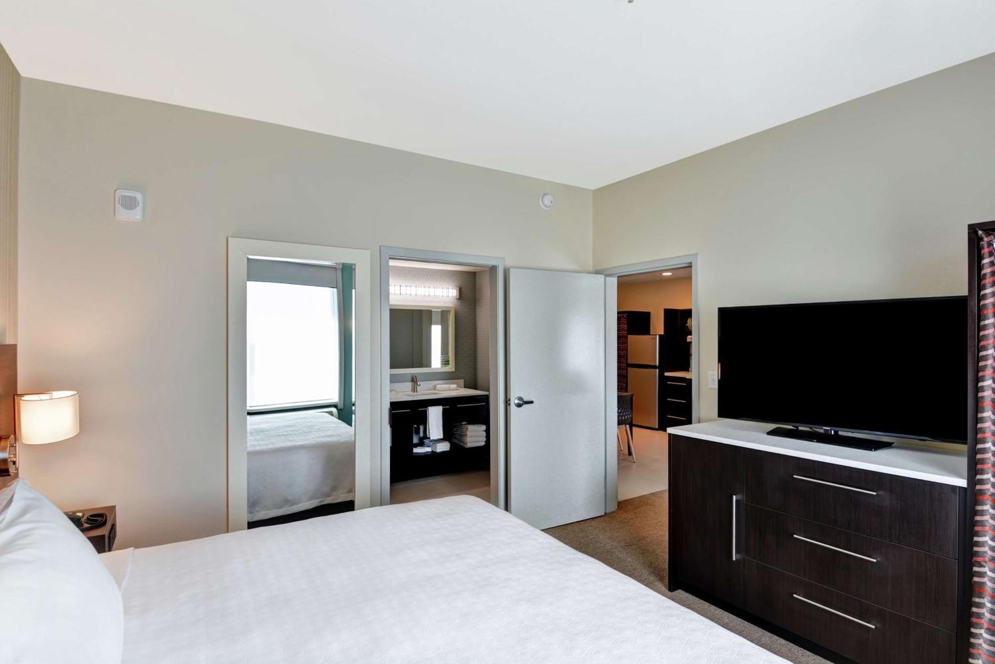 One-Bedroom King Suite Non-Smoking