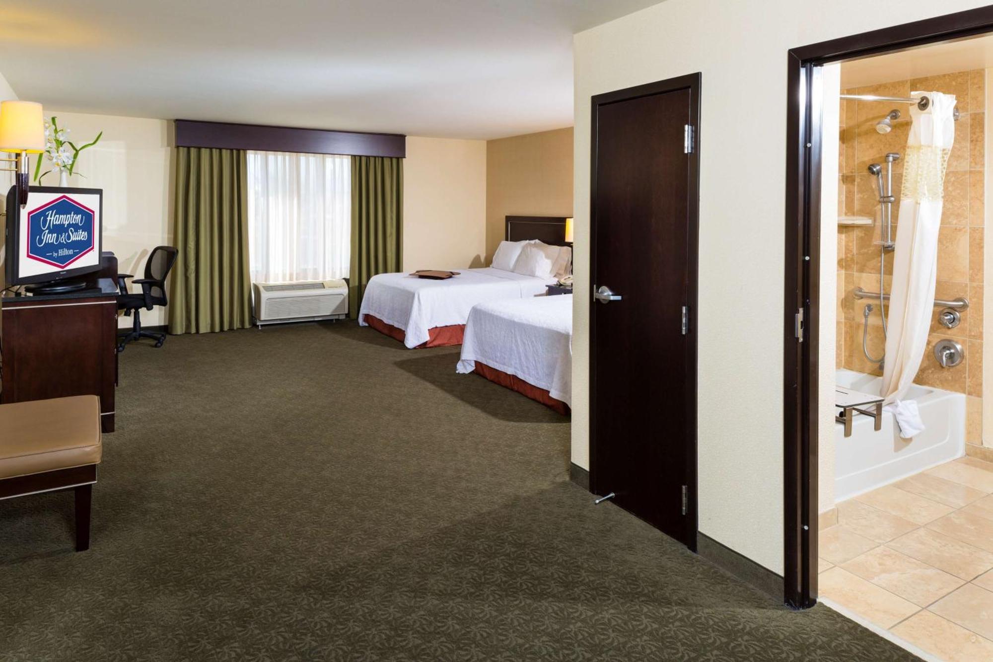 Queen Room Two Queen Beds Mobility Access or Non-Smoking