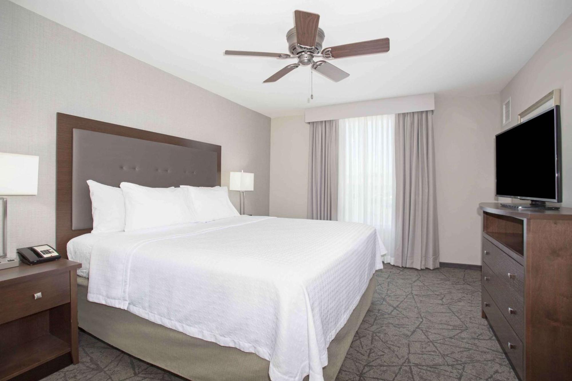 One-Bedroom King Suite Non-Smoking