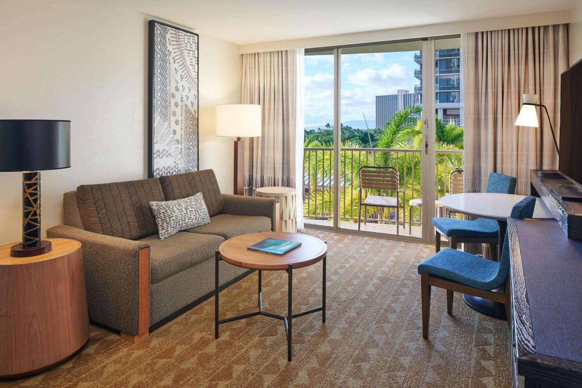 Queen Suite Two Queen Beds Pool View