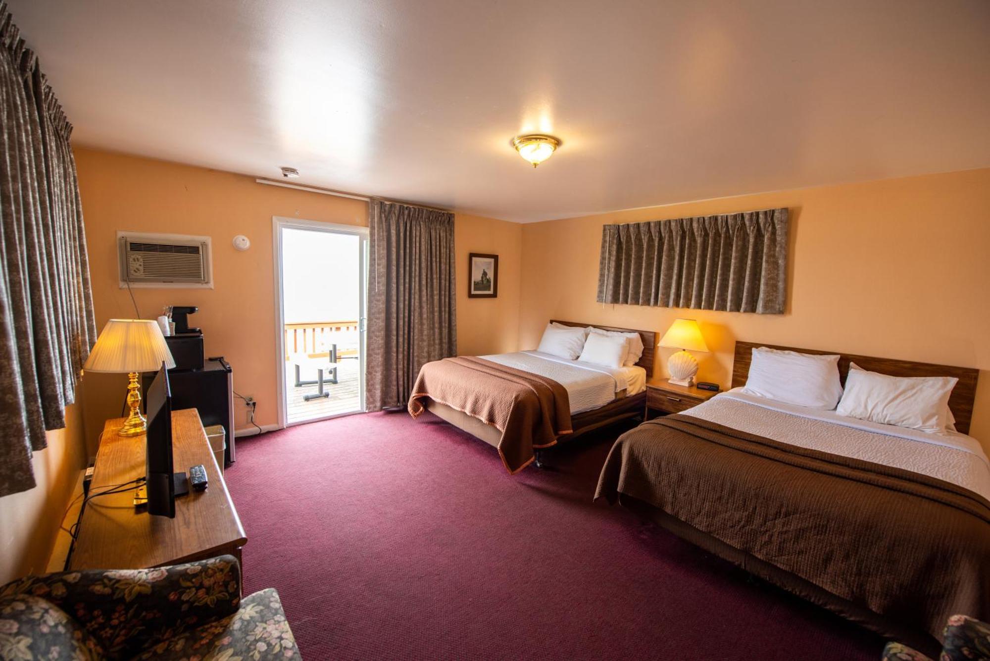 Queen Room Two Queen Beds