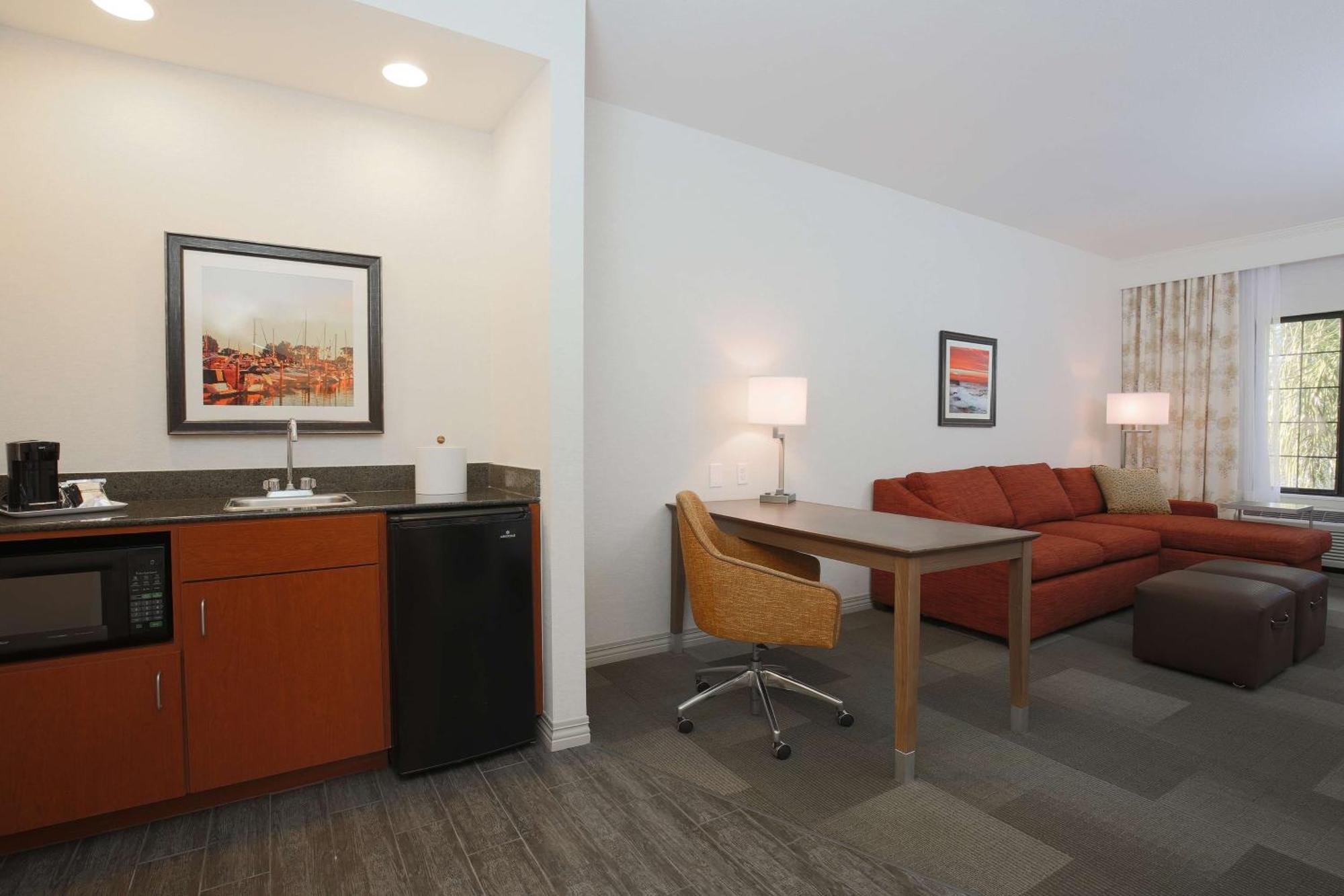 Queen Studio Suite Two Queen Beds Sofa Bed Non-Smoking