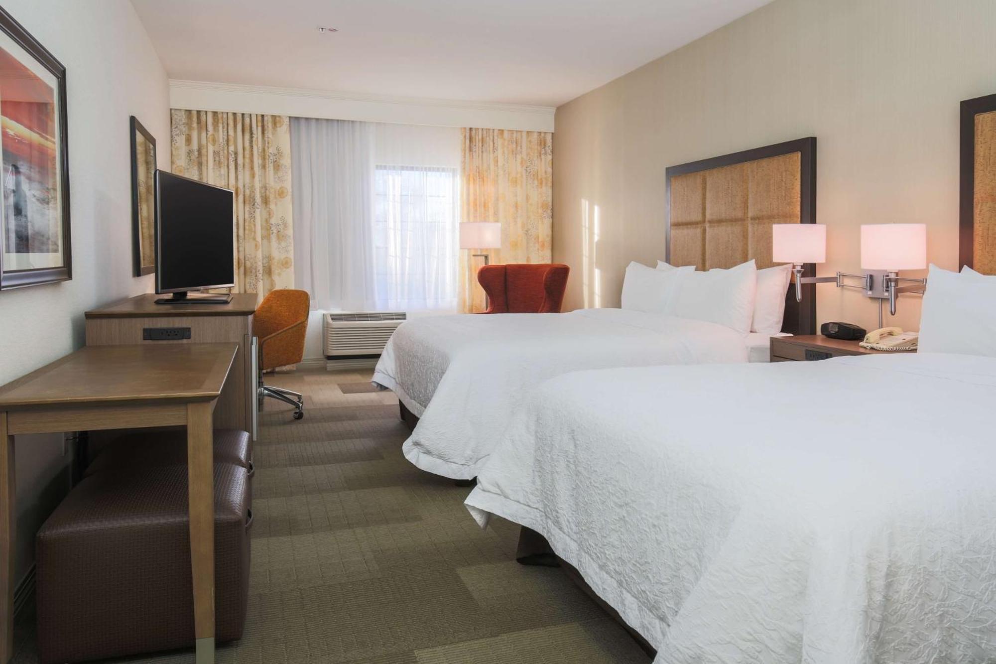 Queen Room Two Queen Beds Mobility Hearing Access or Non-Smoking
