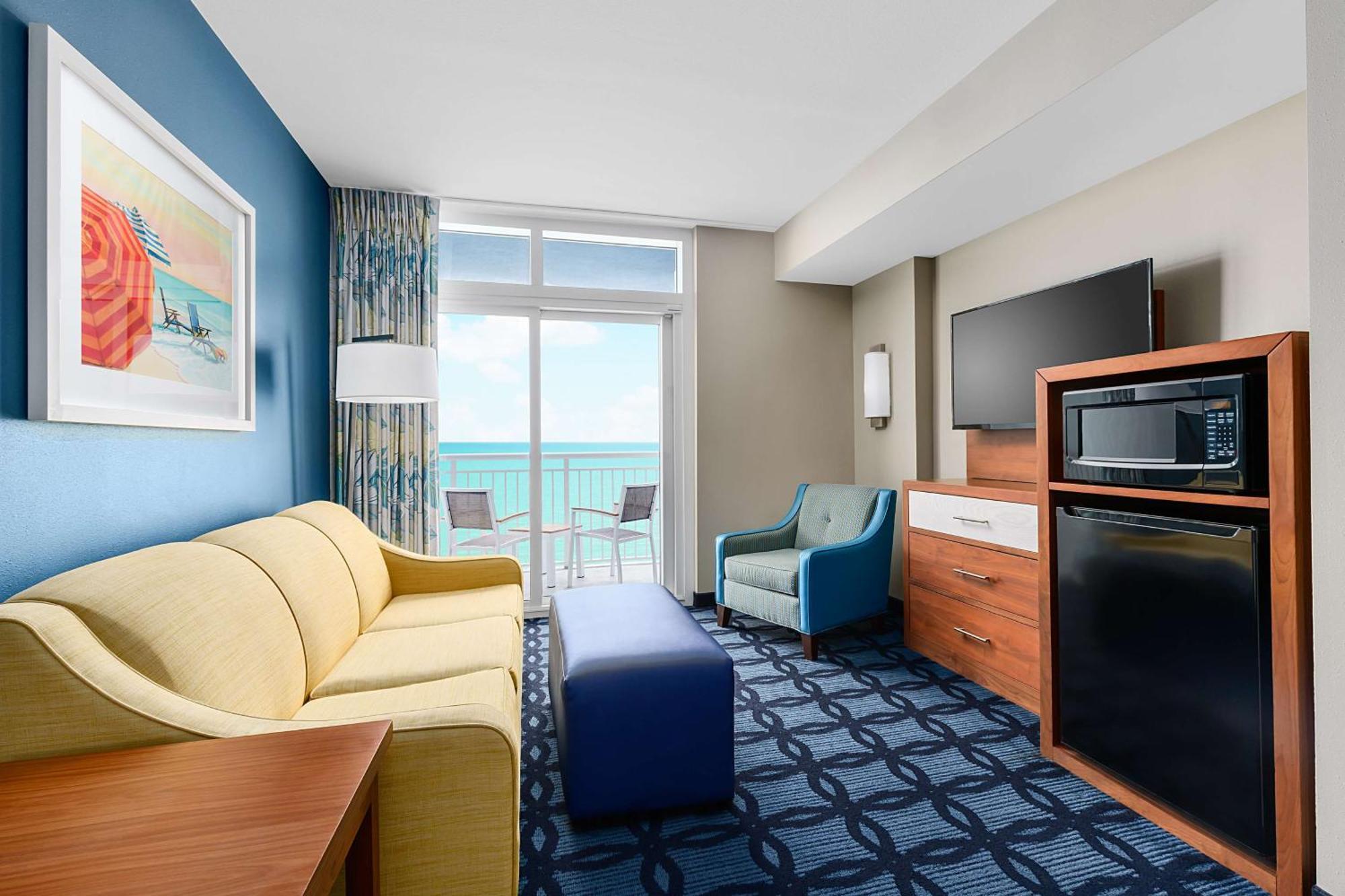 Queen Studio Suite Ocean View Hearing Accessible