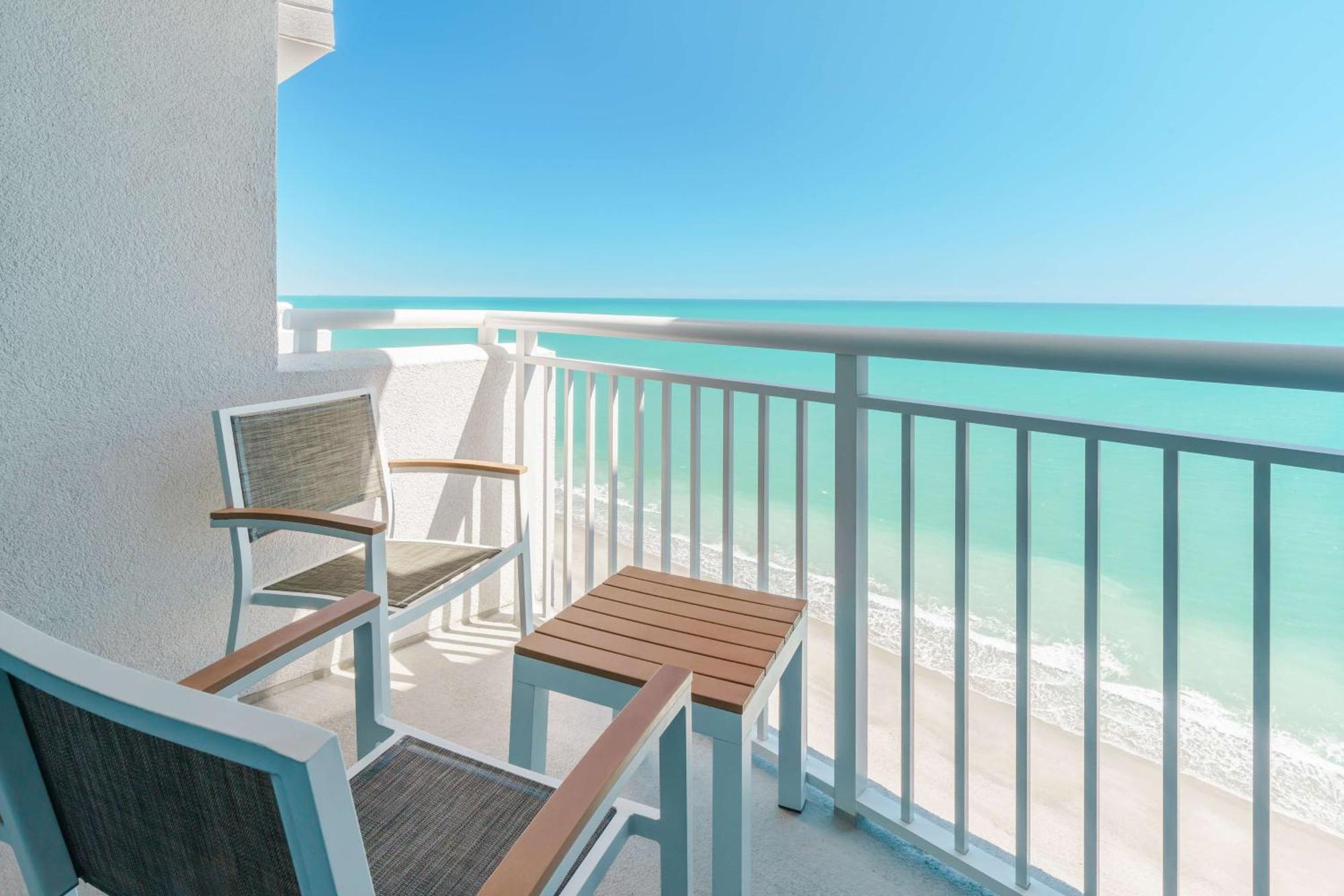 Queen Room Bath Tub Ocean View Mobility Accessible or Non-Smoking