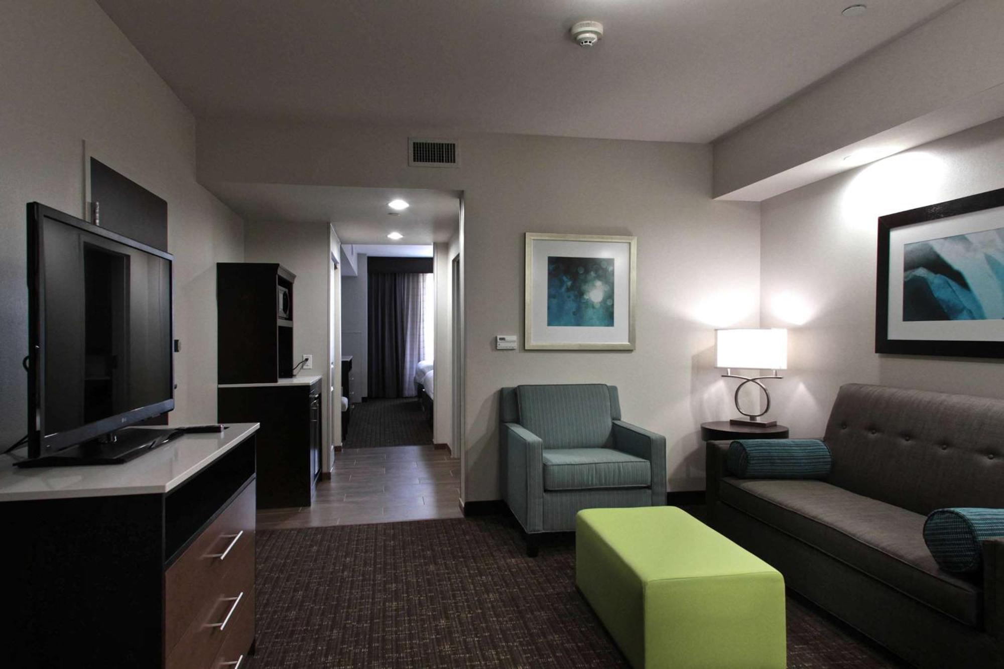 Junior King Suite Seating Area