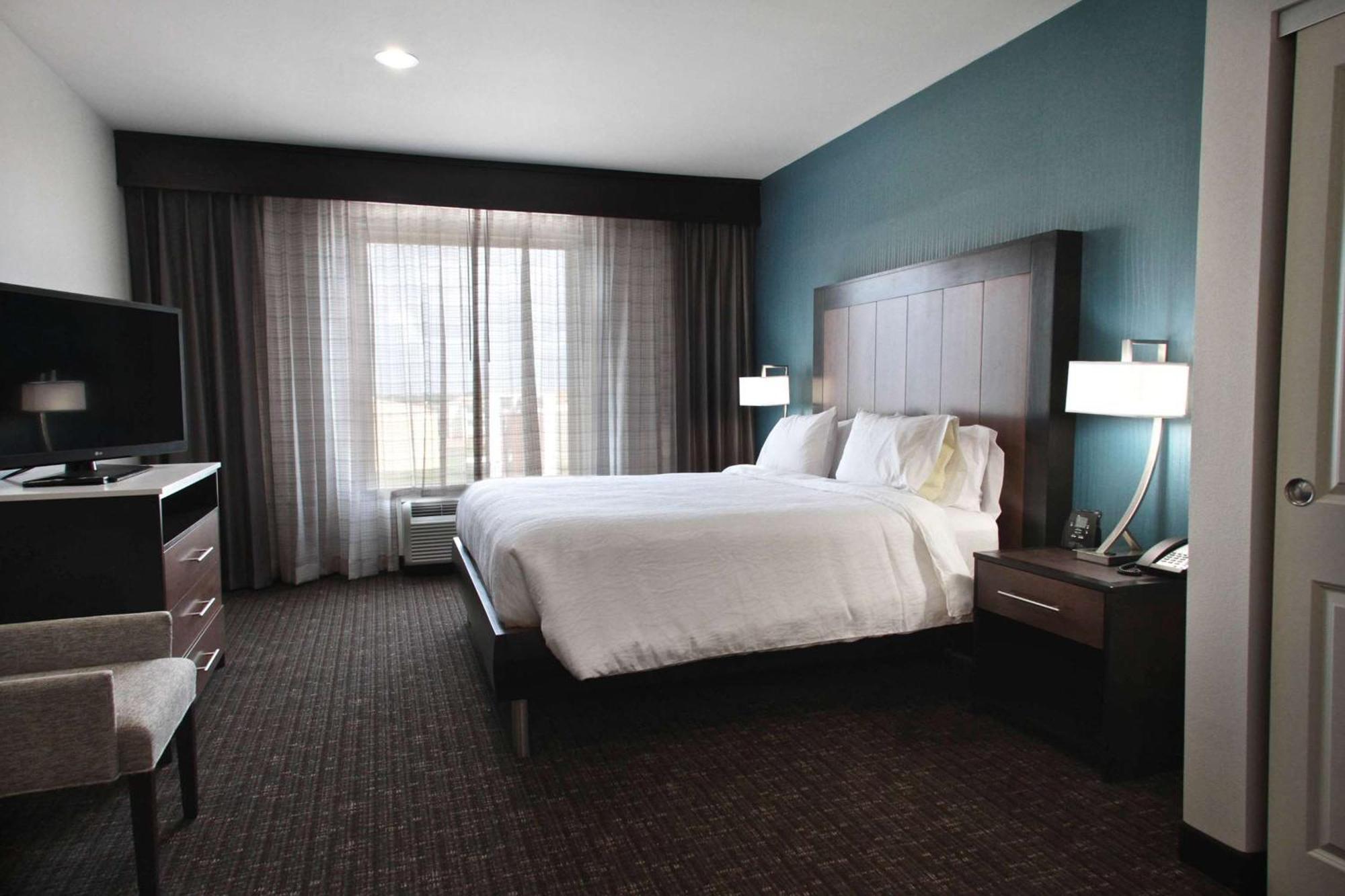 One-Bedroom King Suite