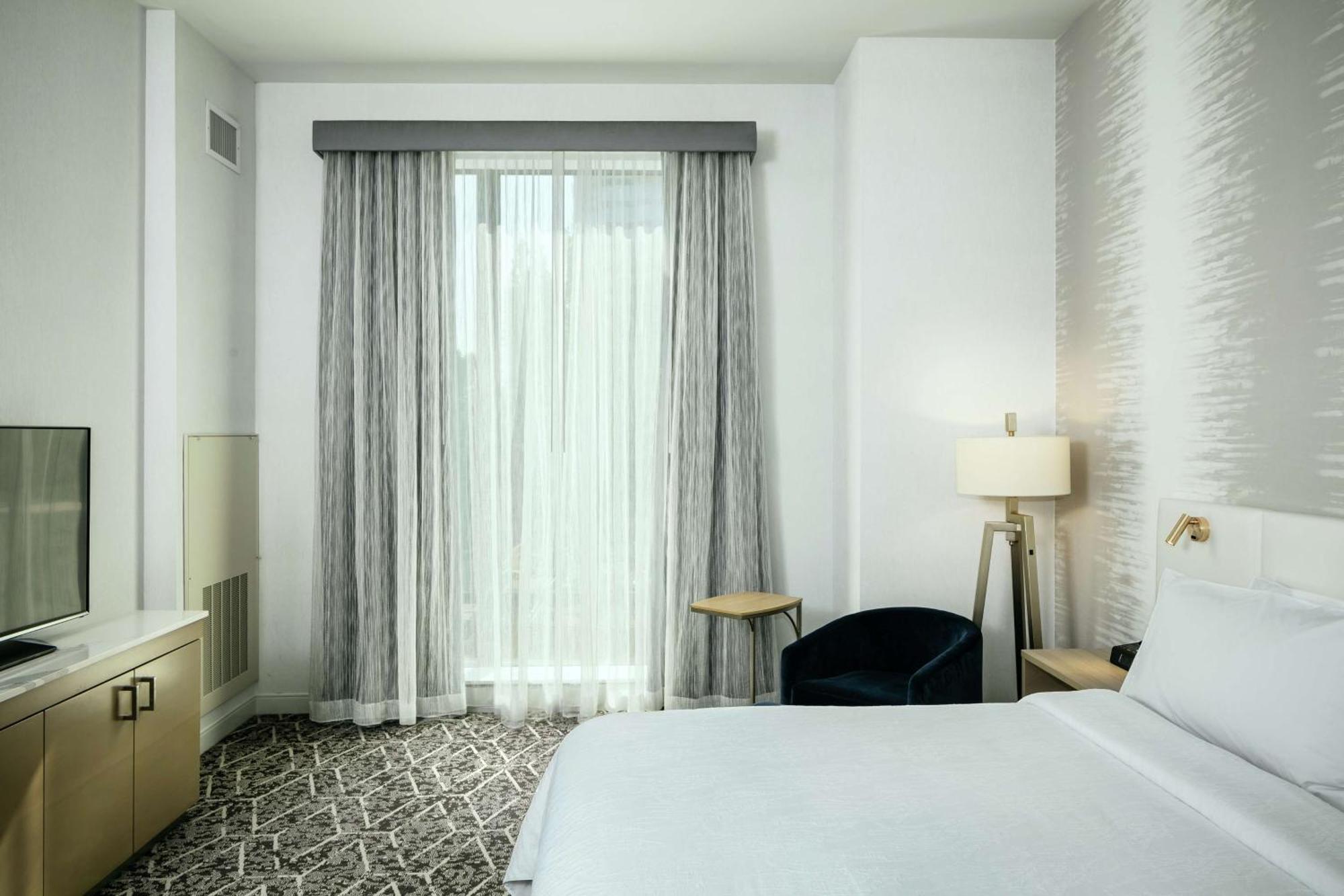 One-Bedroom King Suite