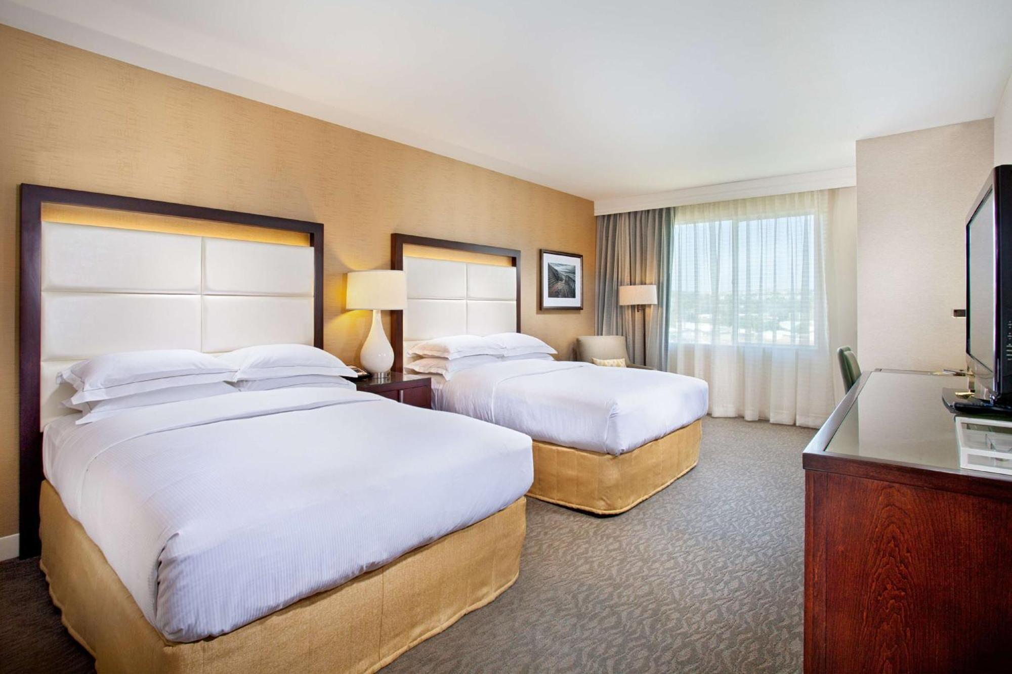 Queen Room Two Queen Beds Ocean View First Floor