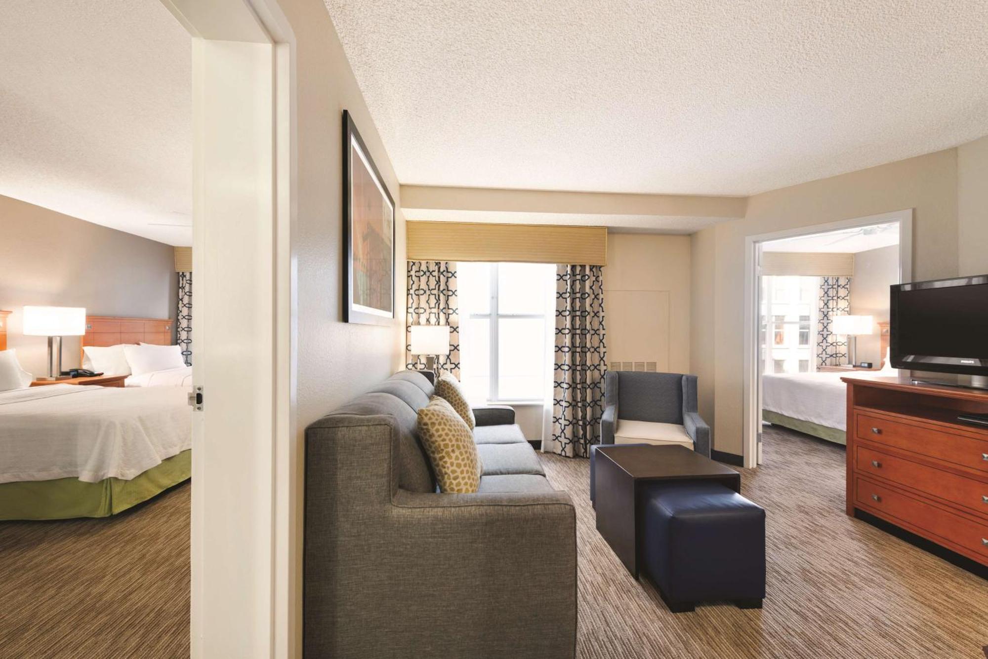 Two-Bedroom Suite One King Two Double Beds Sofa Bed Non-Smoking