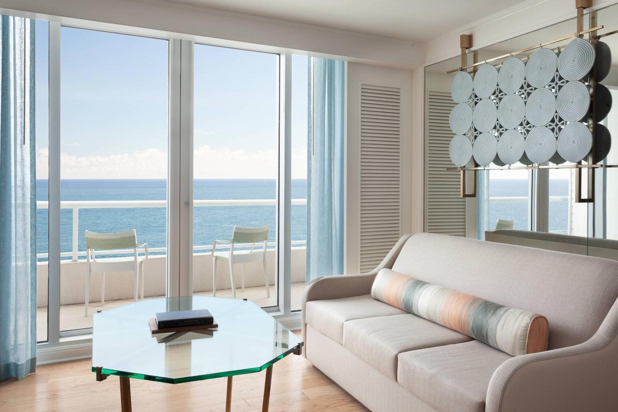 Oceanfront King Room Club Access