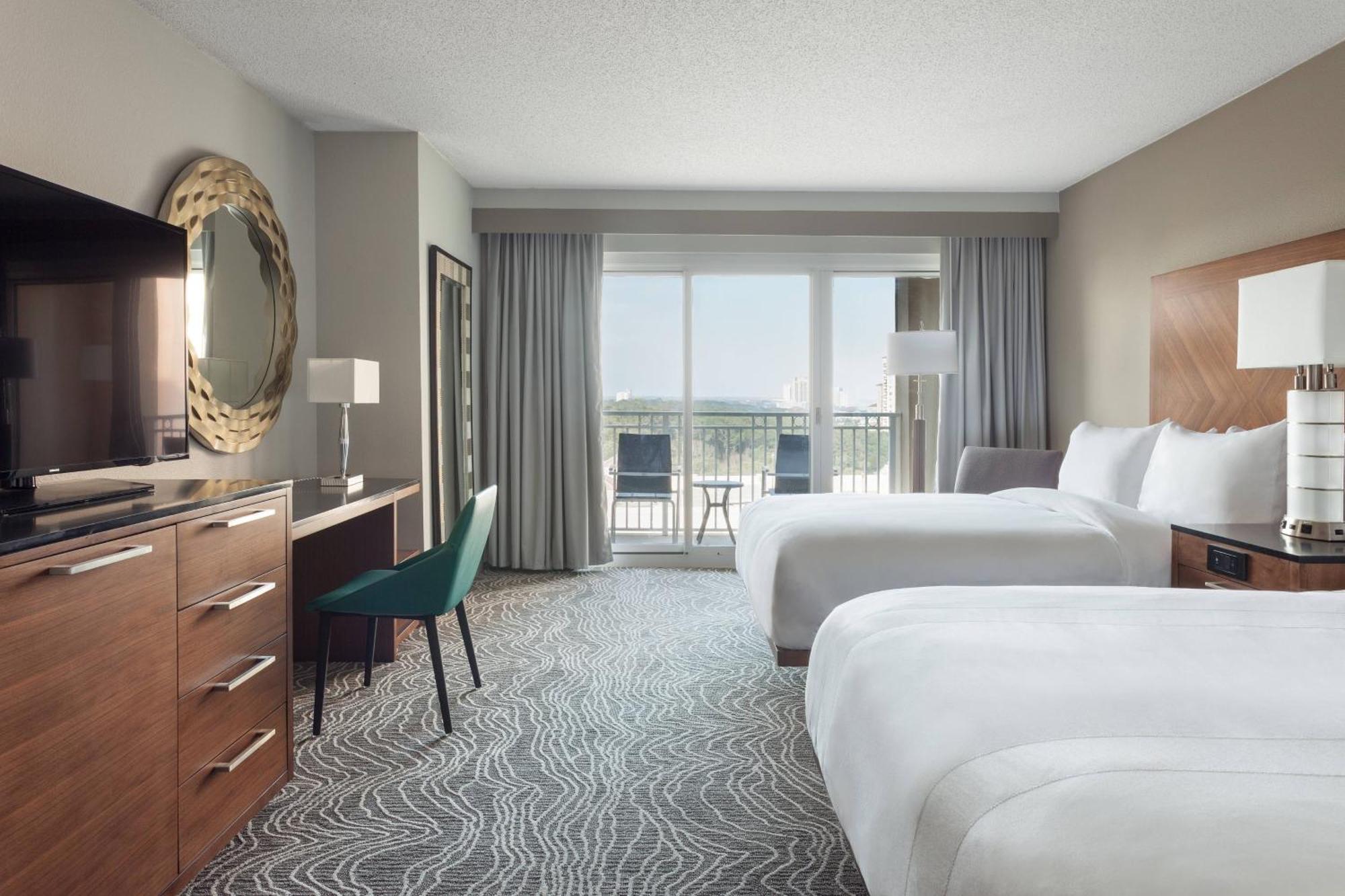 Guest room 2 Queen Oceanfront Balcony