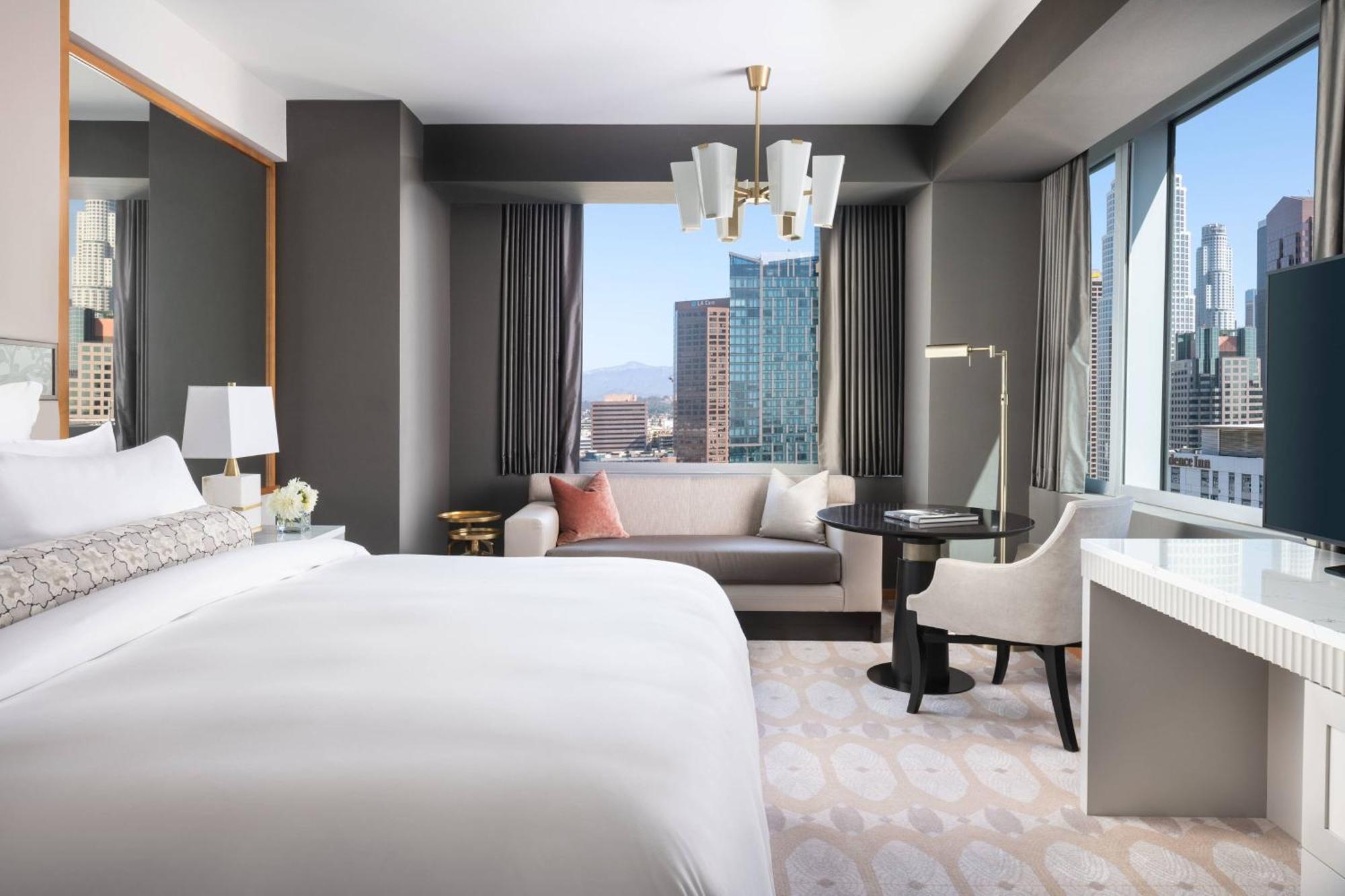Corner King Room Guest room 1 King City view