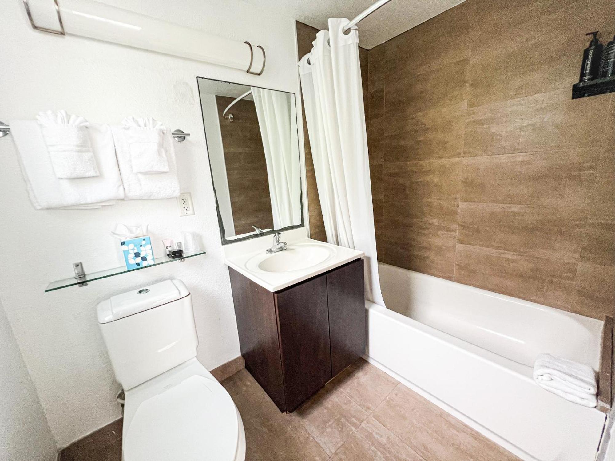 One-Bedroom Apartment King Bed