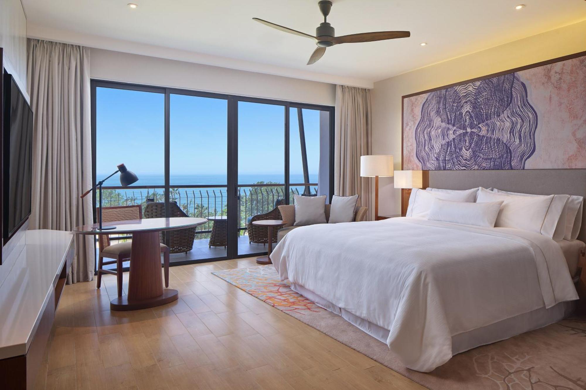 1 King Bed Sea View Guest Room