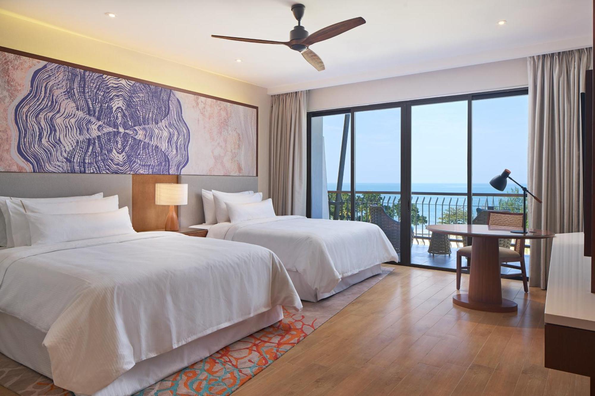2 Queen Beds Sea View Guest Room