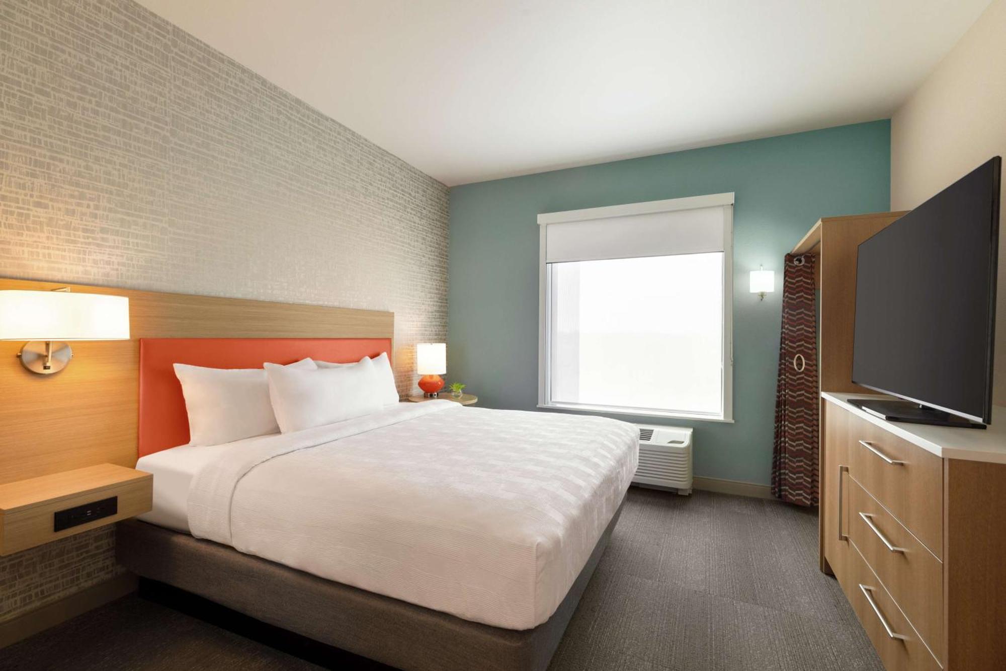 One-Bedroom King Suite Non-Smoking