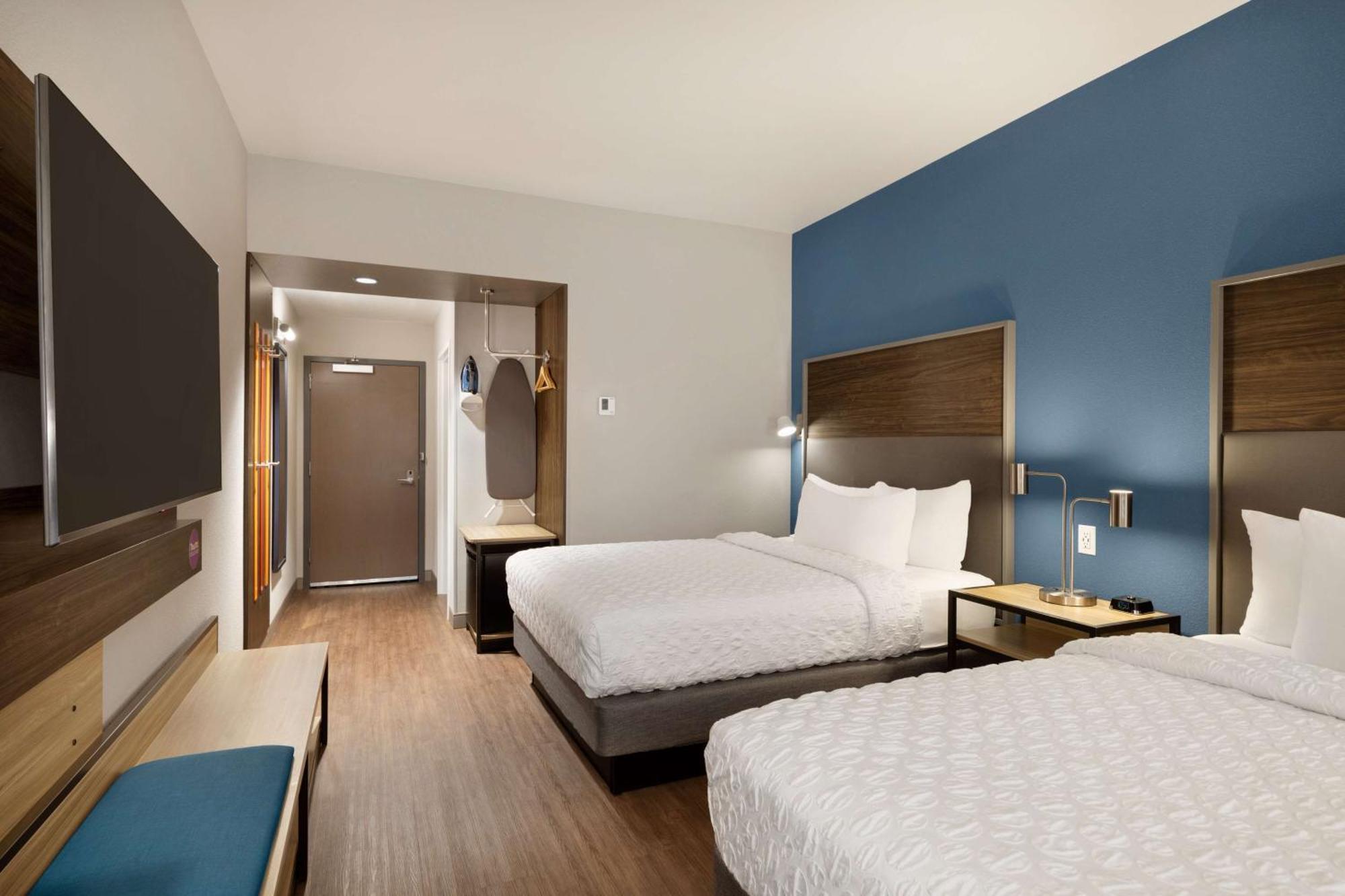 Queen Room Two Queen Beds