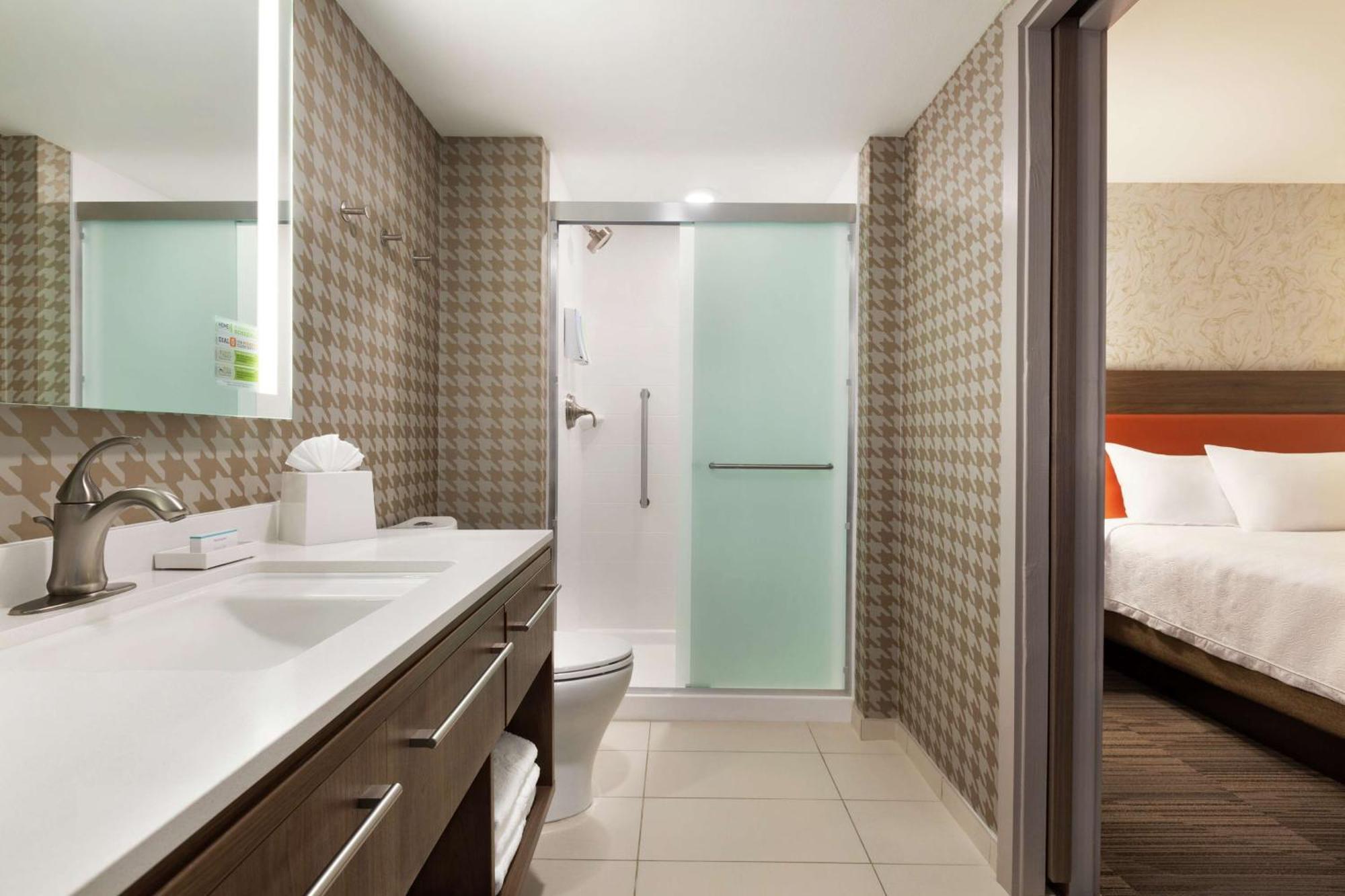 One-Bedroom King Suite Non-Smoking