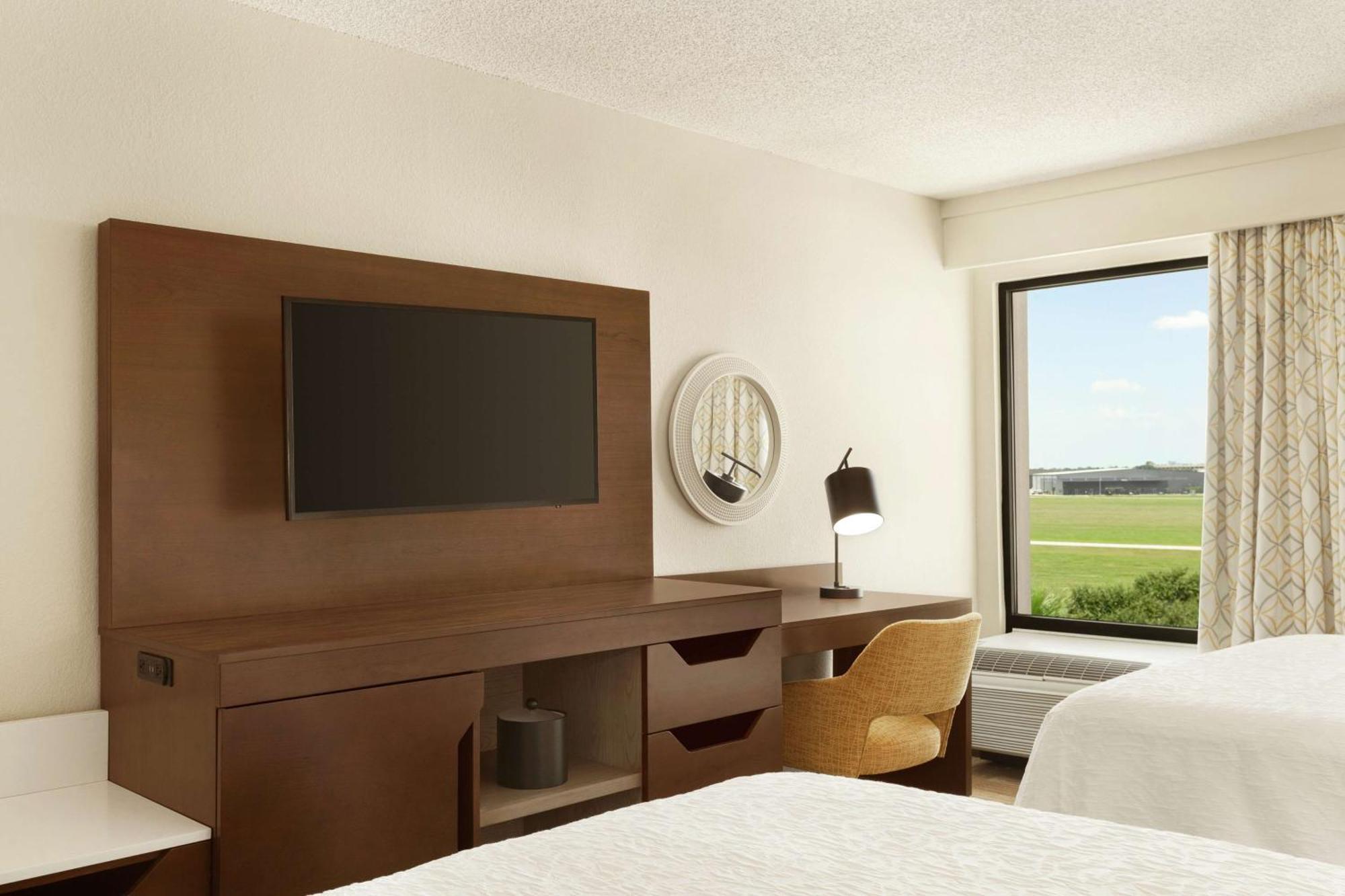 Queen Room Two Queen Beds Non-Smoking