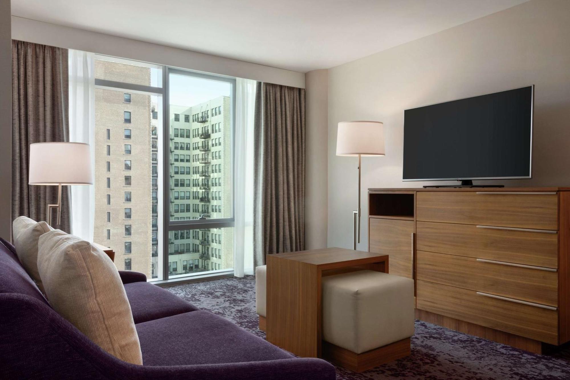 One-Bedroom Queen Suite Two Queen Beds Non-Smoking