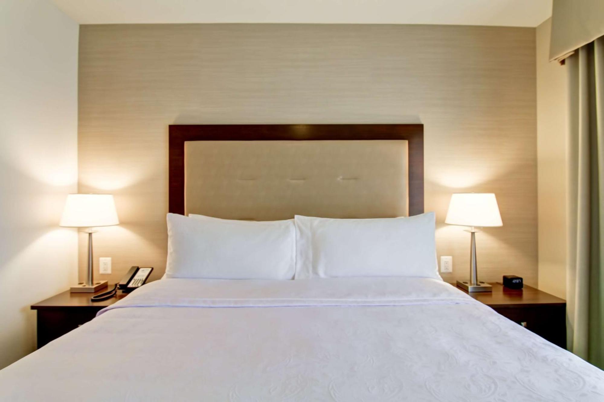One-Bedroom King Suite Non-Smoking