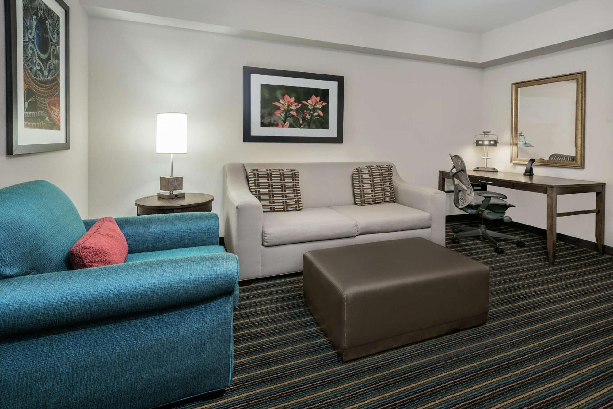 One-Bedroom King Suite Hearing Access