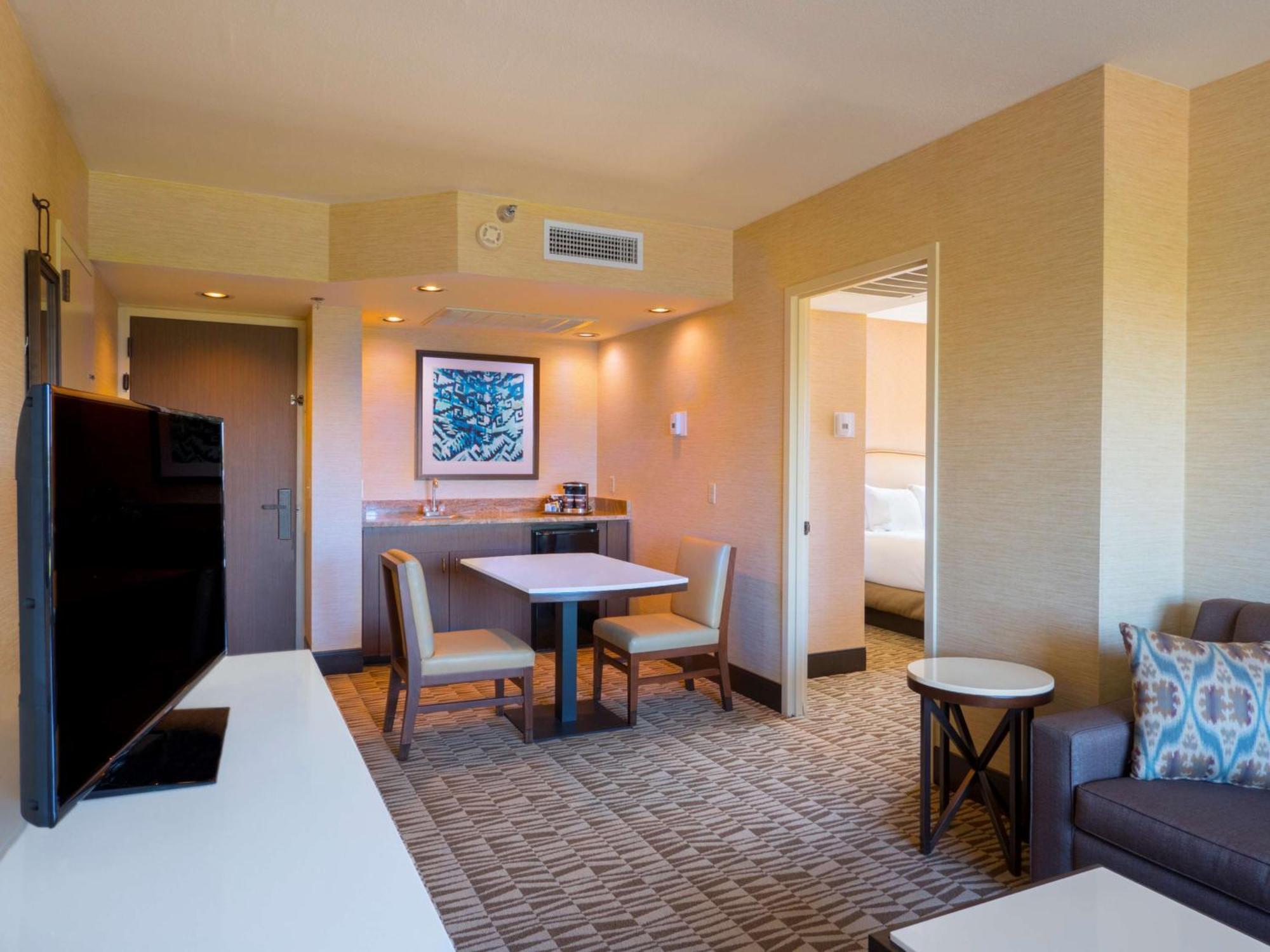One-Bedroom King Suite