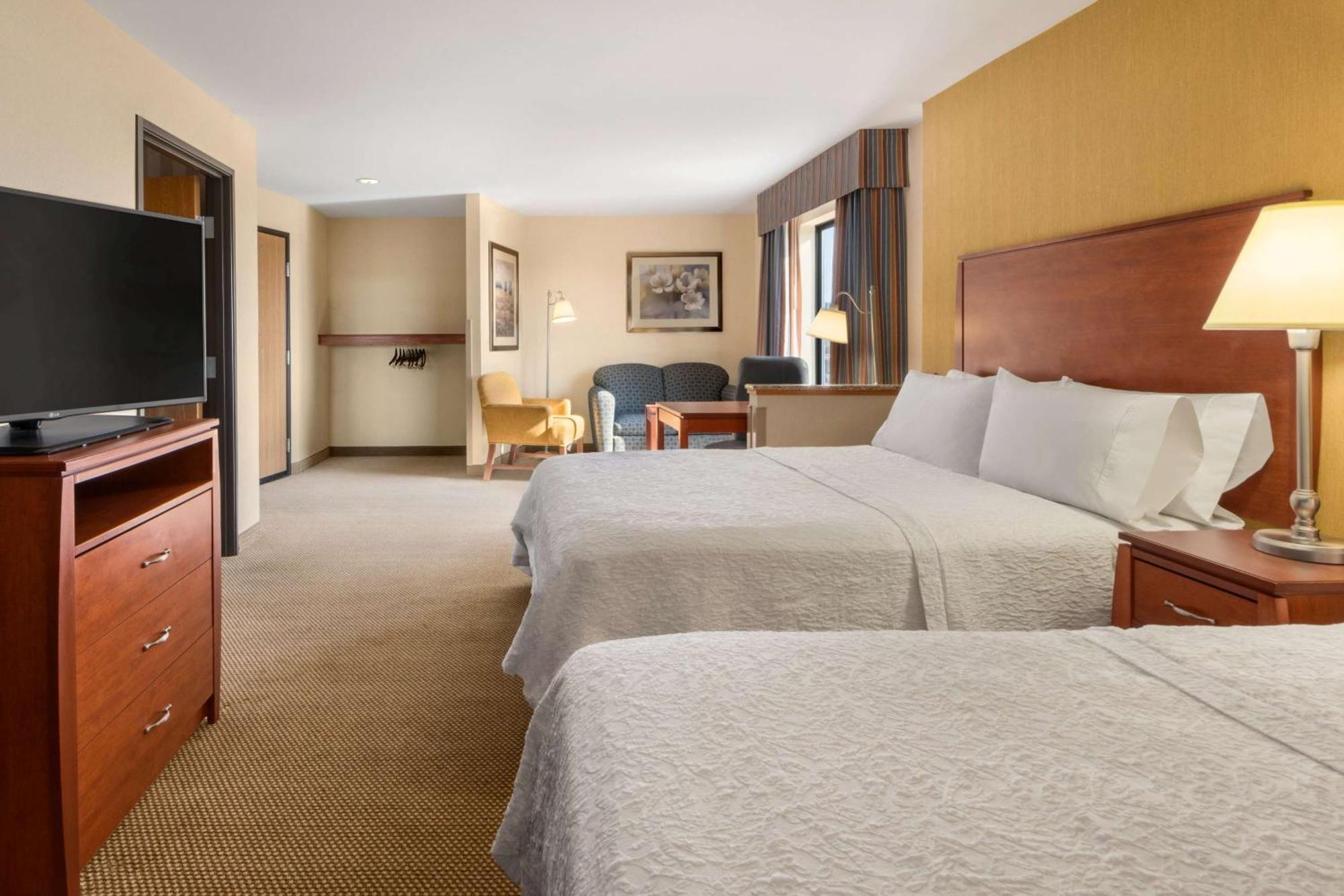 Queen Room Two Queen Beds Mobility Hearing Access or Non-Smoking