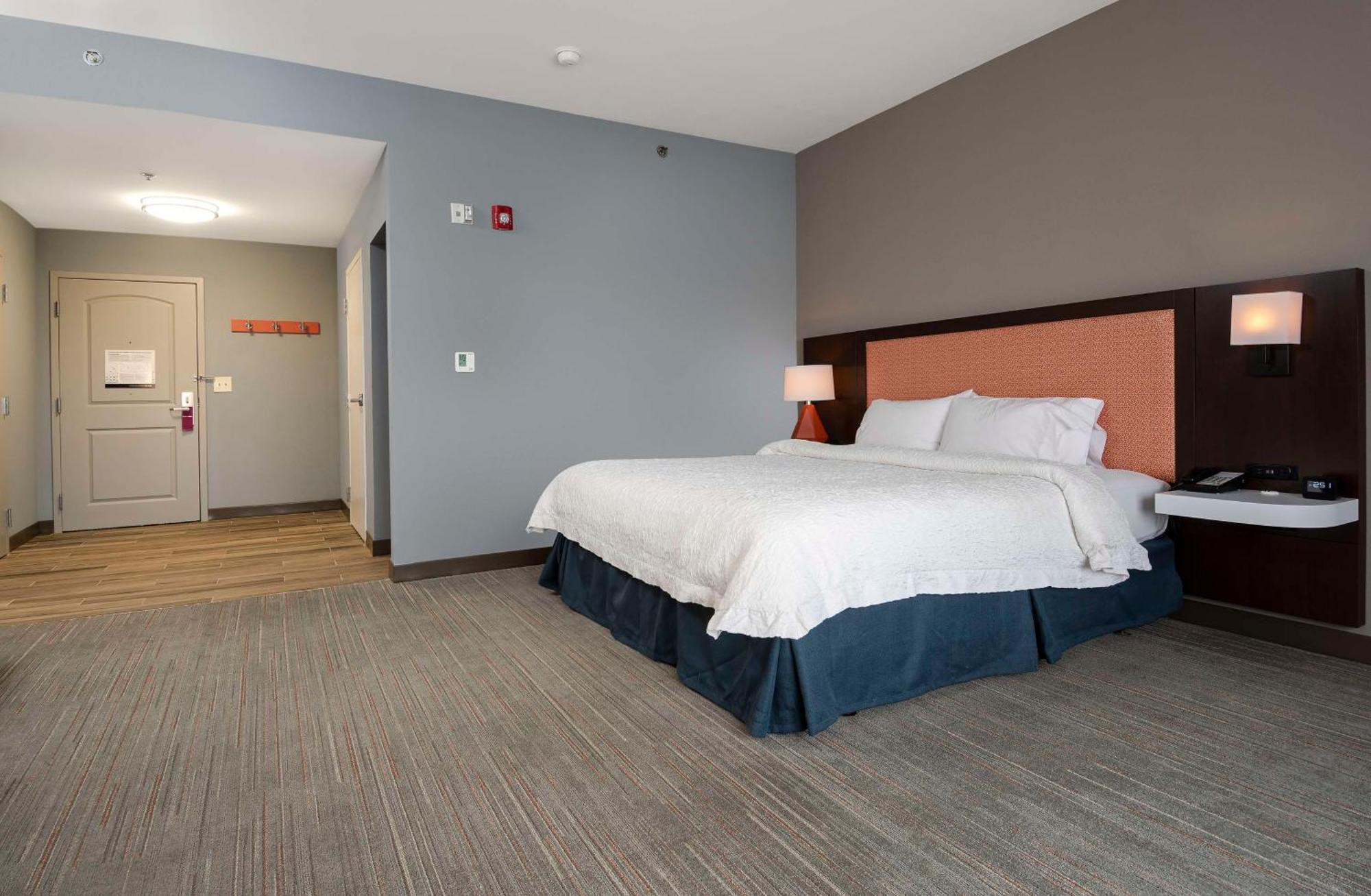 King Room King Bed Non-Smoking