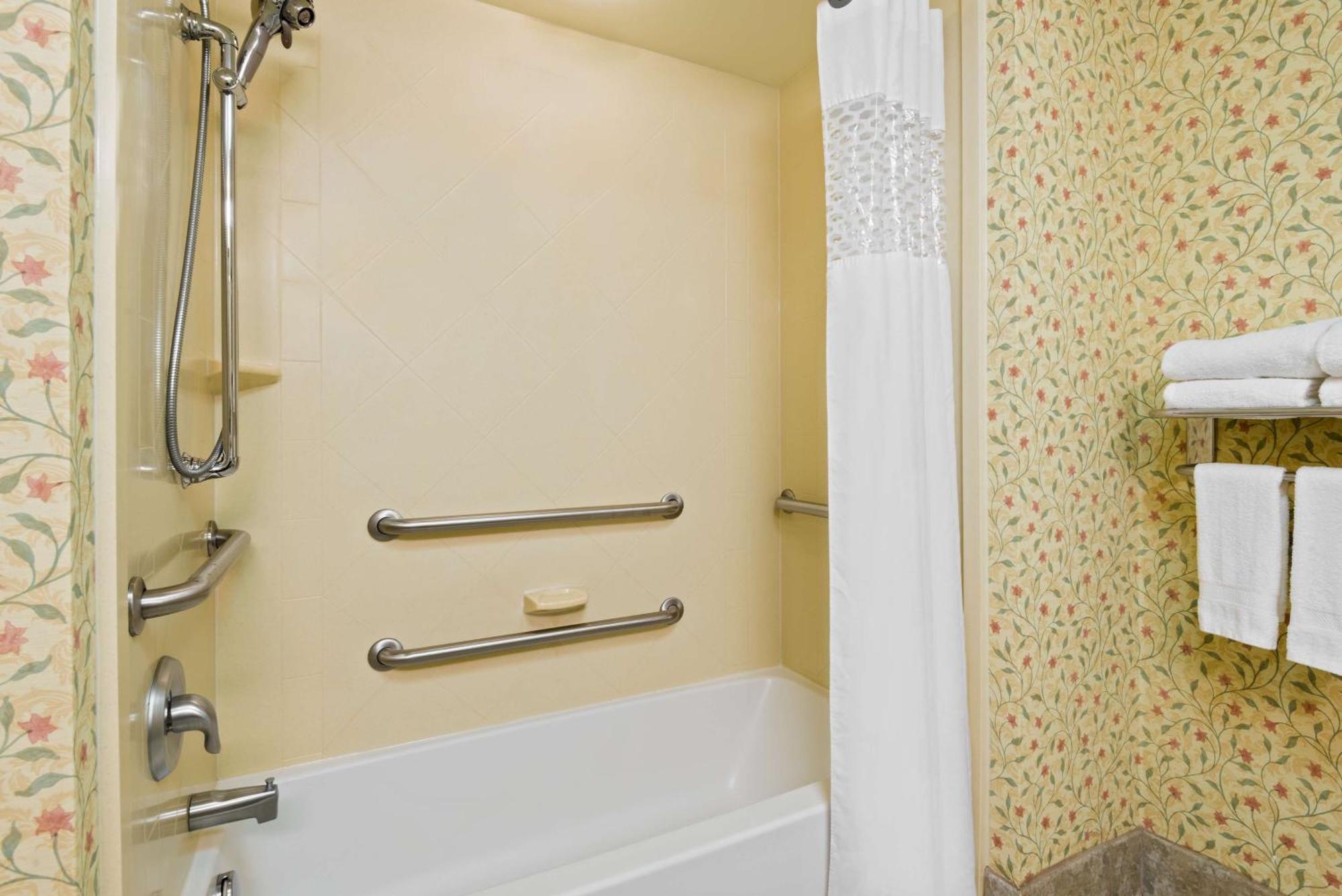 Queen Room Two Queen Beds Mobility Access or Non-Smoking