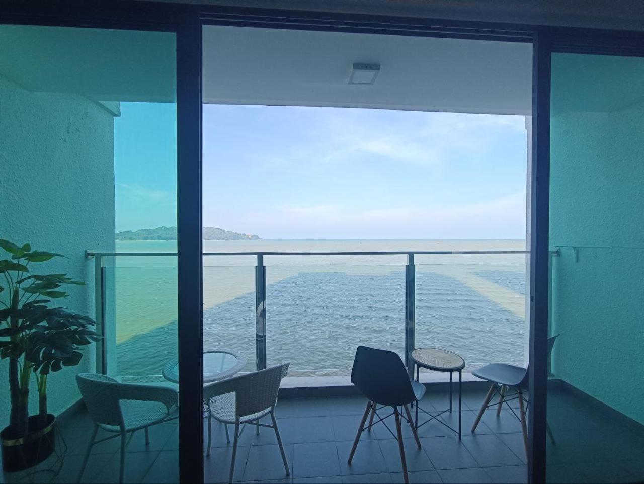 Studio Balcony