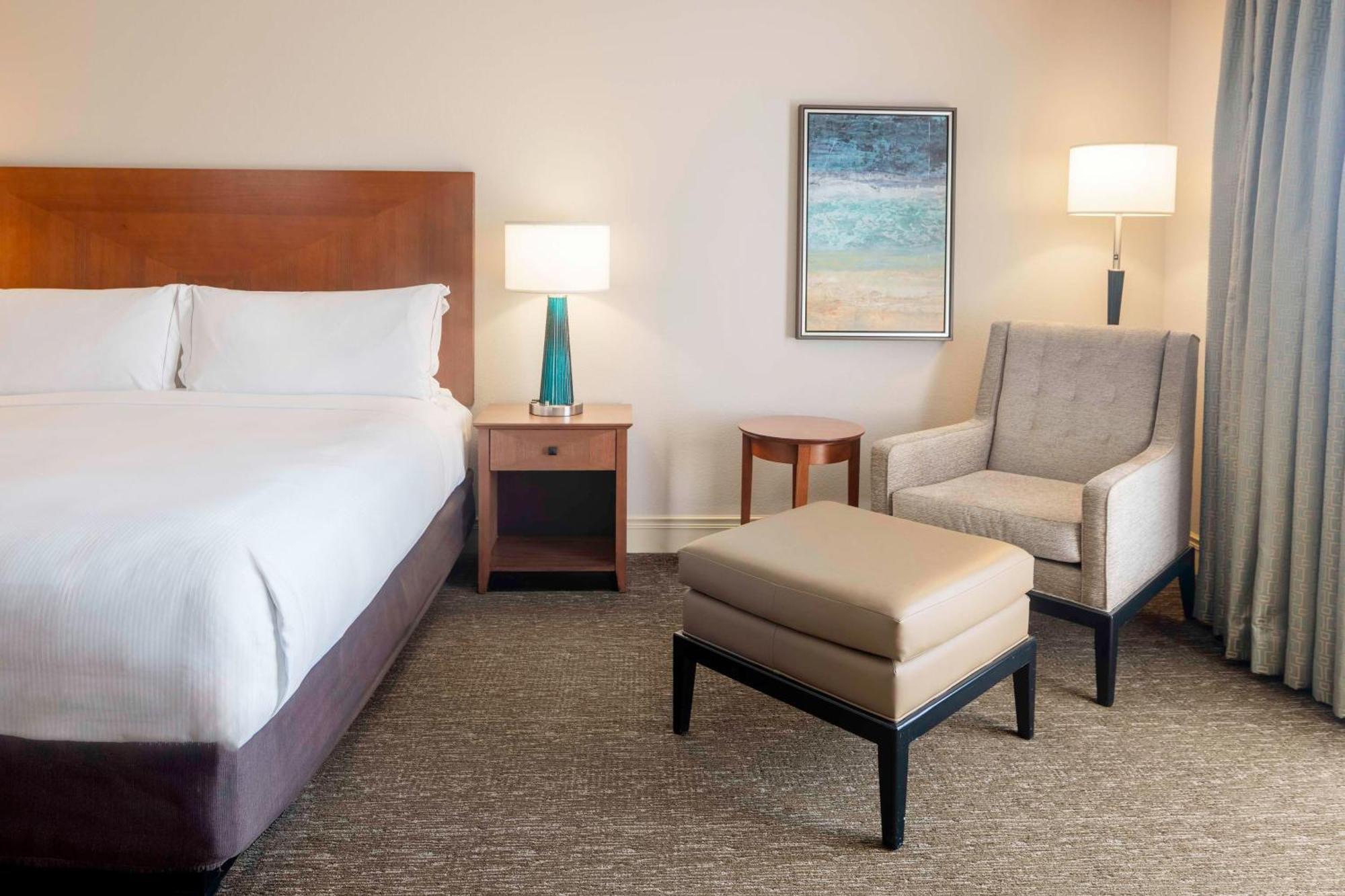Junior King Suite Seating Area