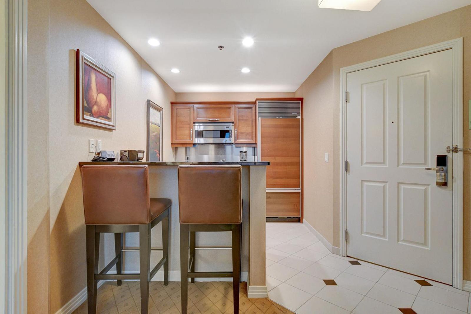 Superior King Suite