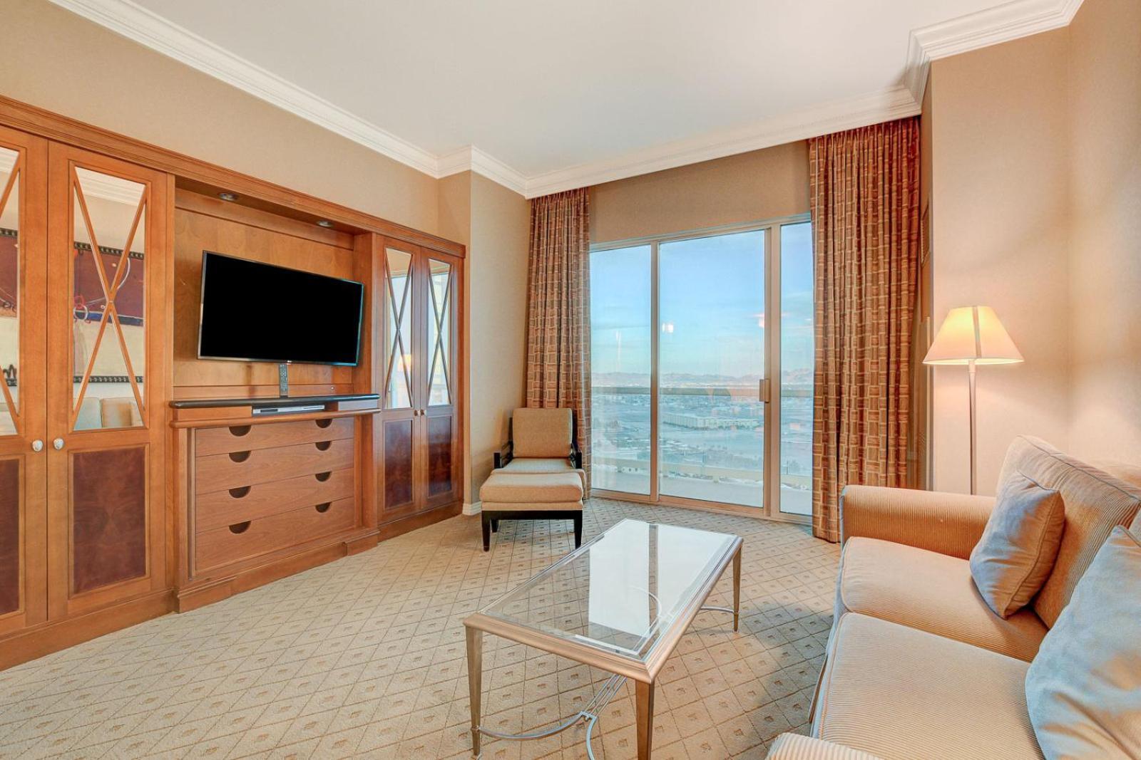 Superior King Suite