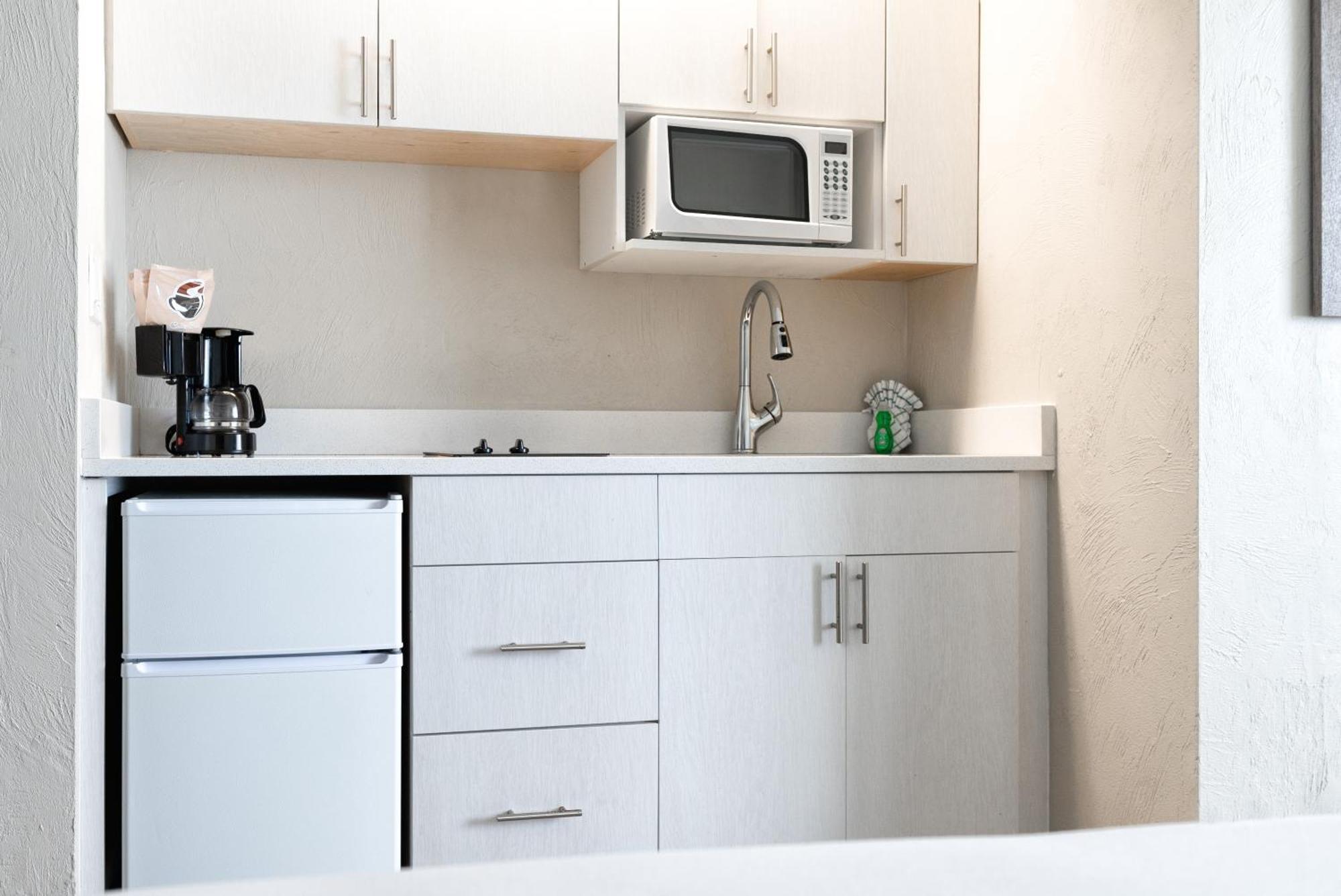 Queen Room Kitchenette Oceanfront