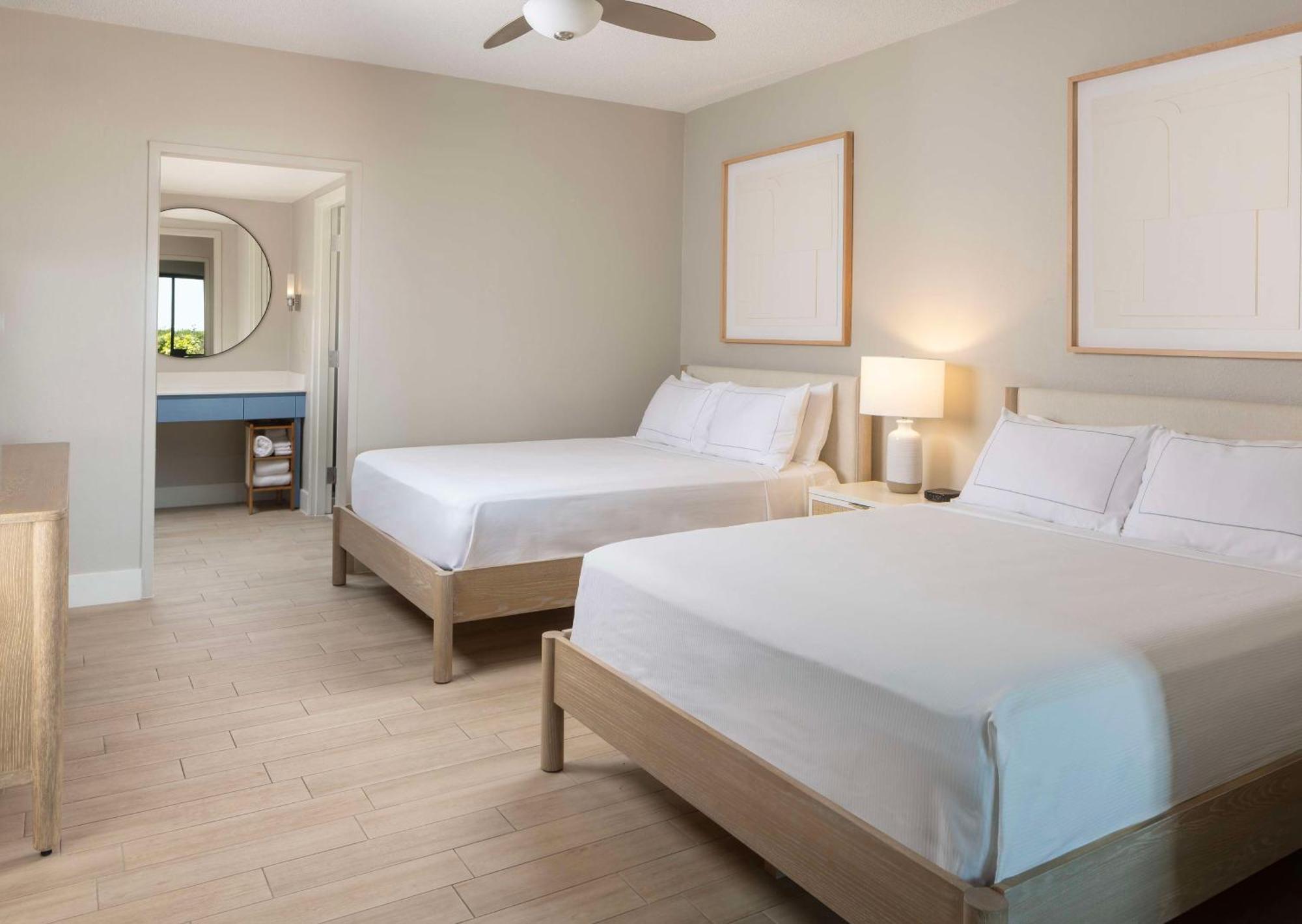 One-Bedroom Queen Suite