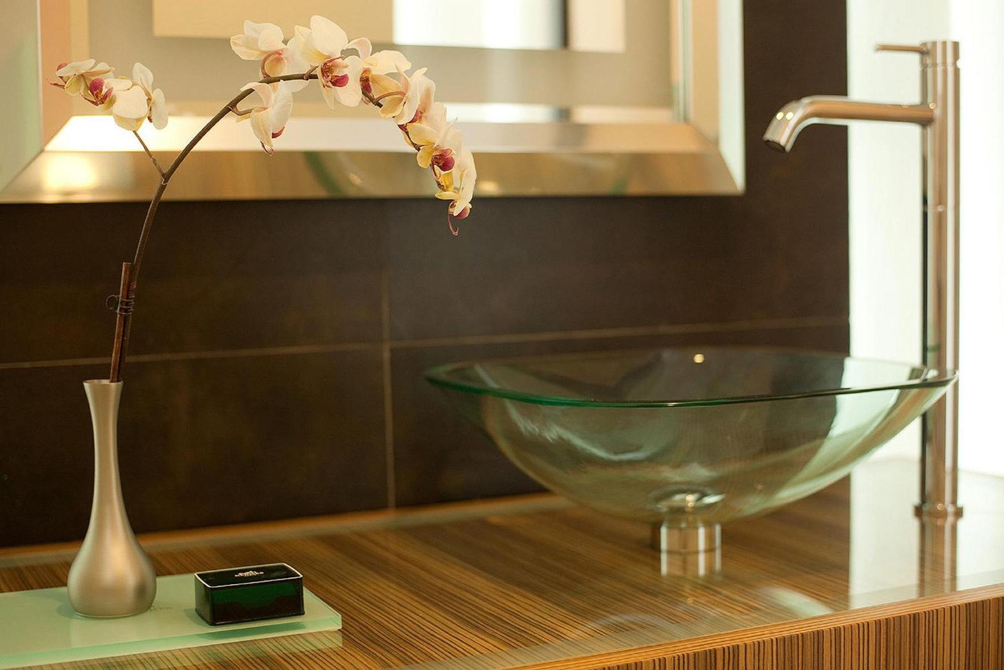 Apartament typu Junior Suite z widokiem na morze i dostępem do salonu Elite Club (2 osoby dorosłe + 2 dzieci)